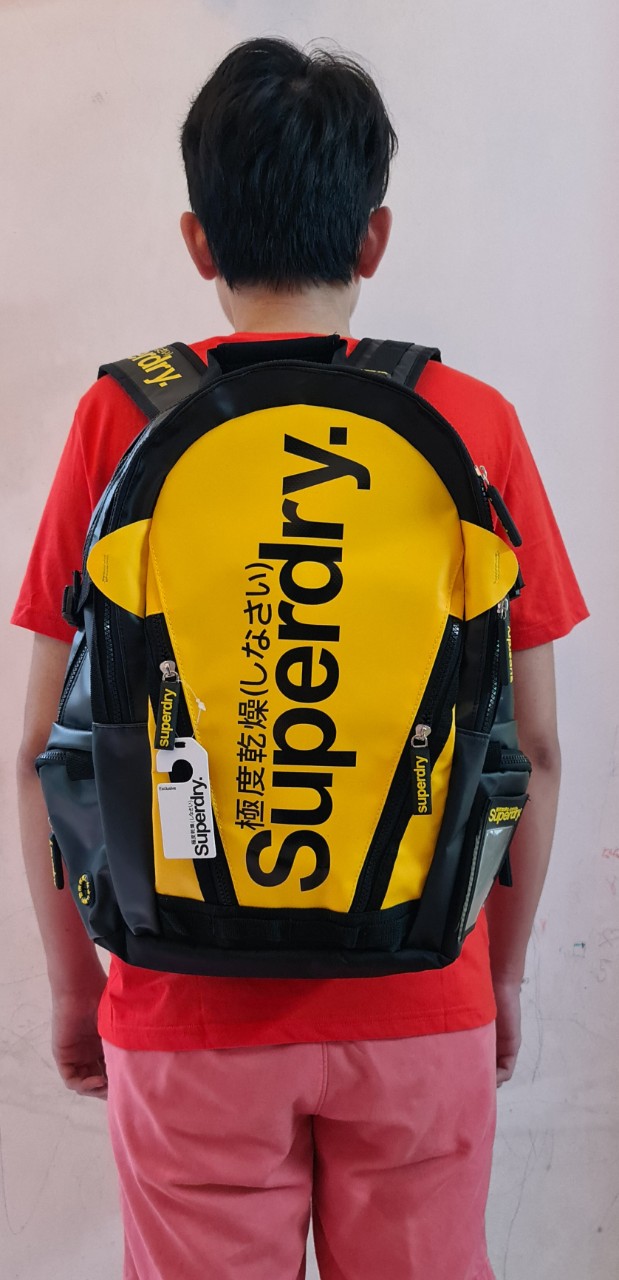 Balo Superdry tiện ích chống nước