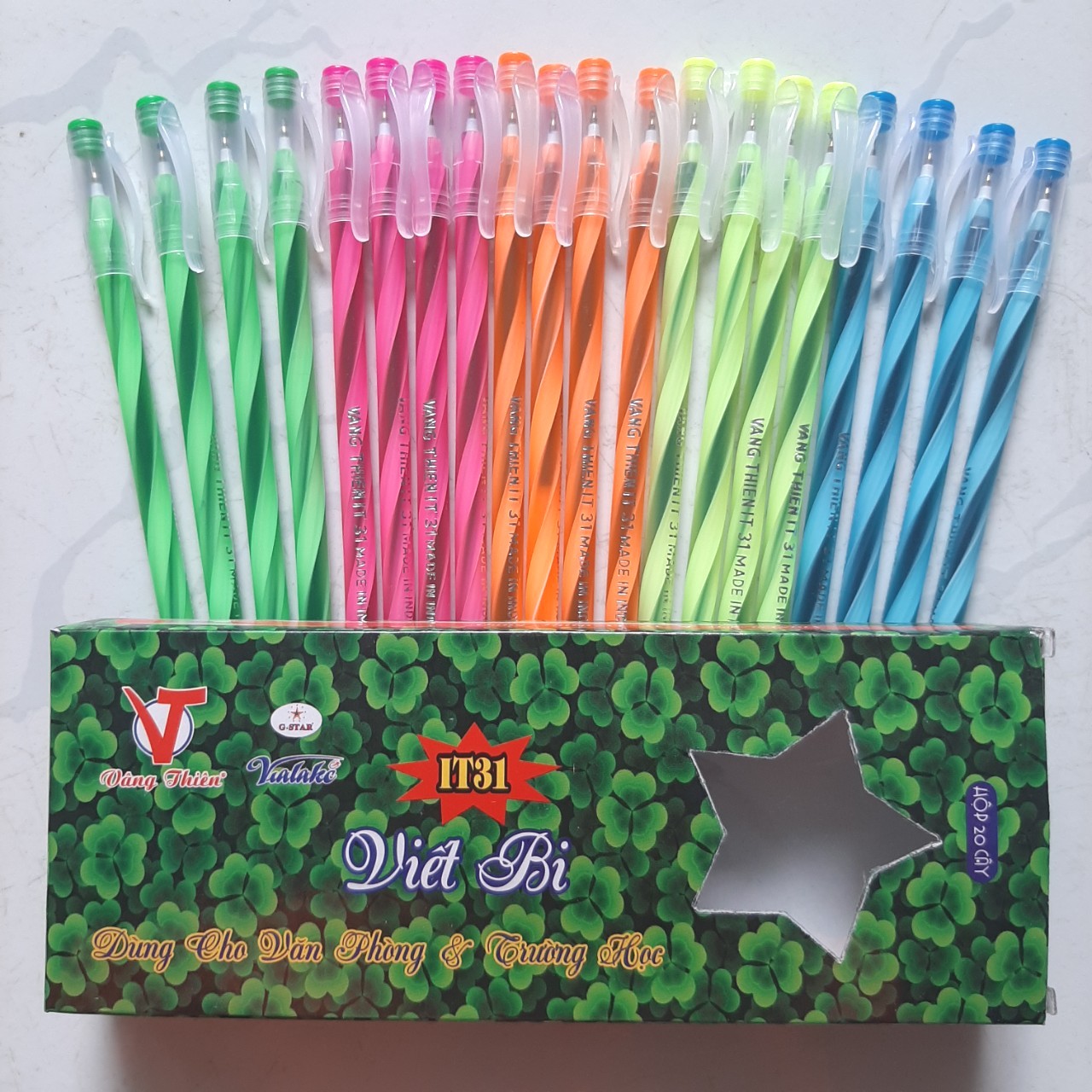 01 Cây Bút Bi Dài (Bút Nến)