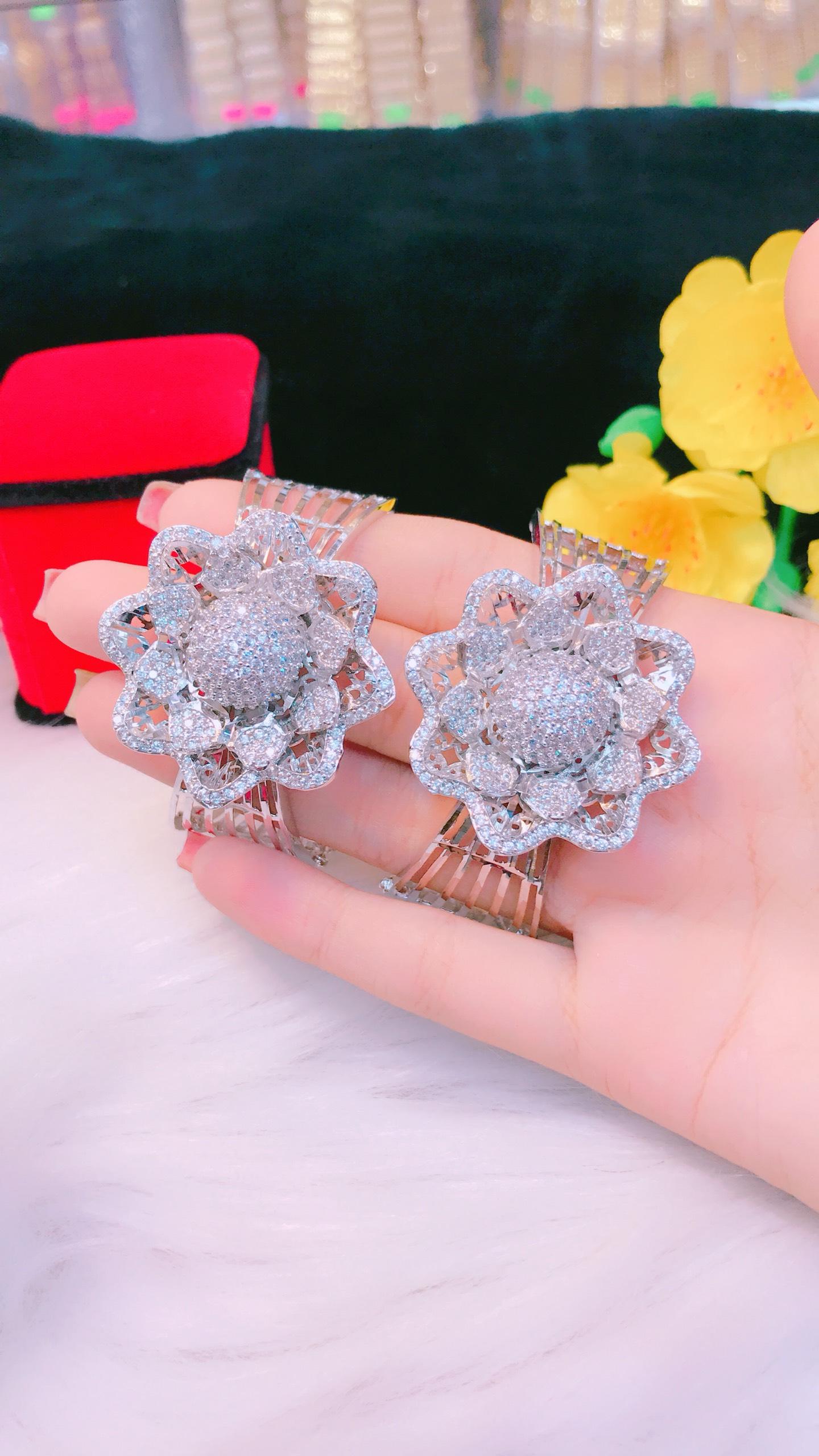 Lắc Tay Nữ Hoa Cao Cấp NHH Shop LT6280419 - Đeo đi tiệc cực sang chảnh