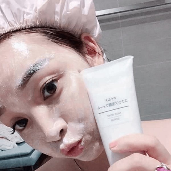 Sữa Rửa Mặt Tẩy Da Chết Muji Face Soap