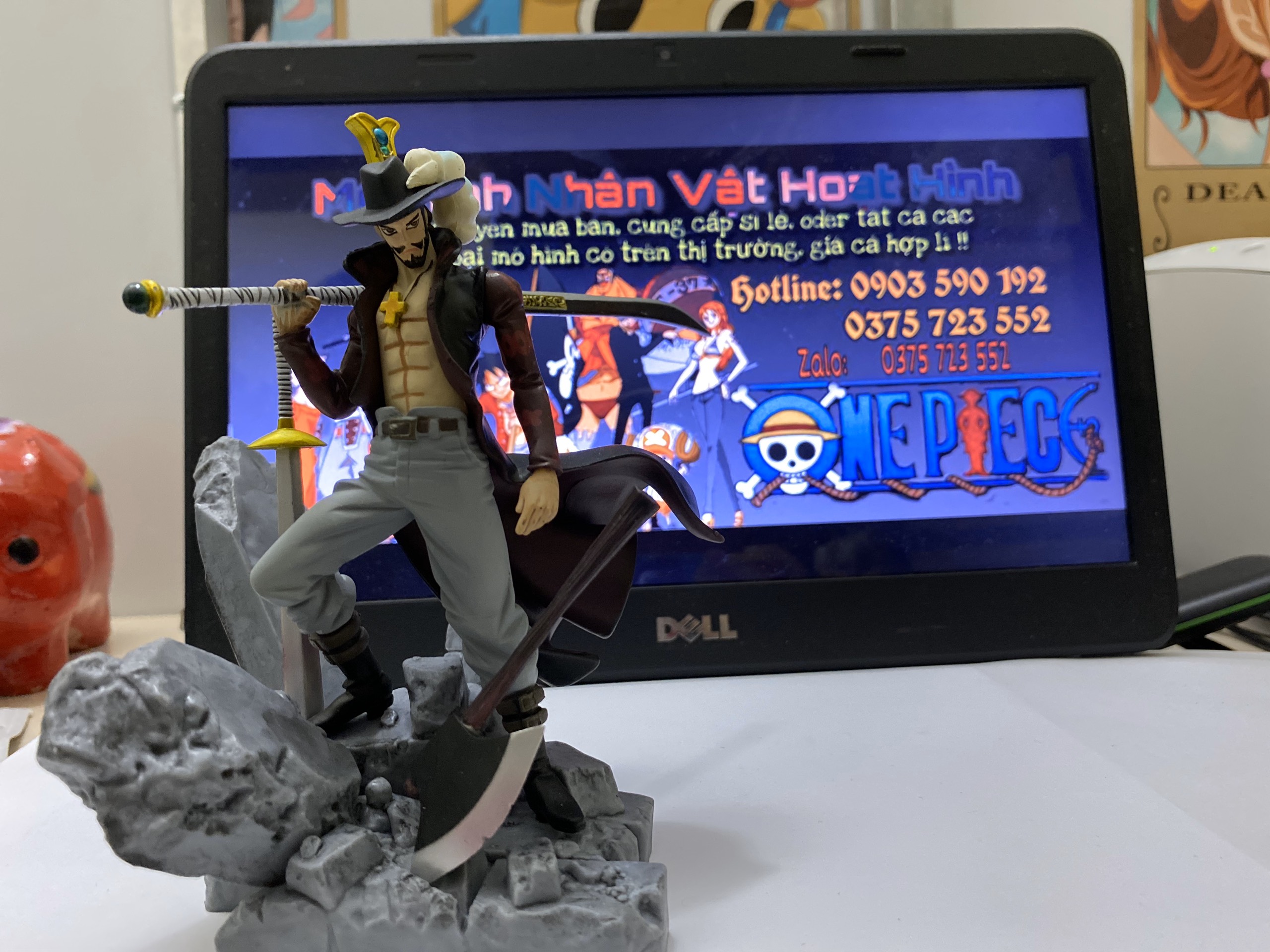 Mô hình Mắt diều hâu Mihawk Onepiece