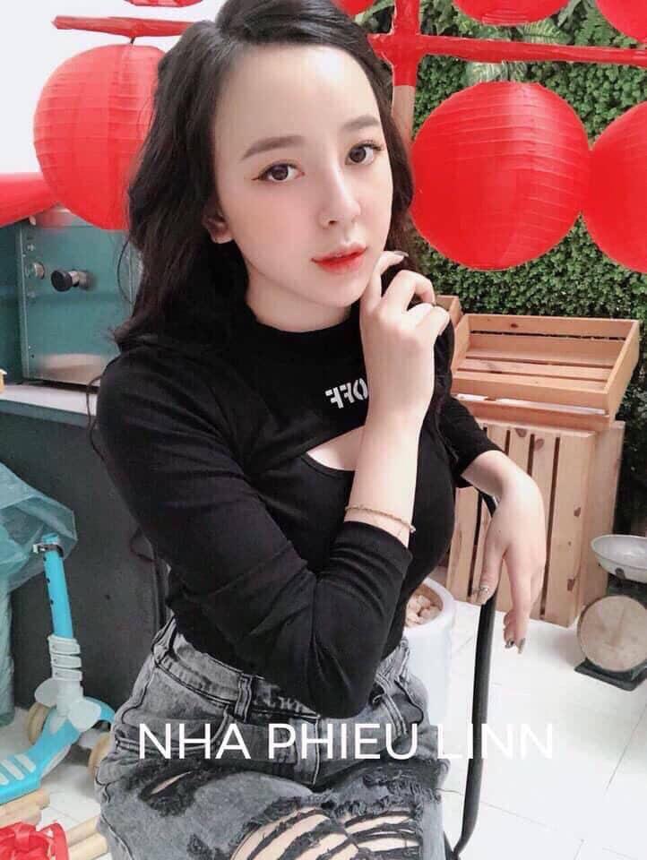 Áo thun lụa tay dài khoét ngực in chữ OFF TTKX0389