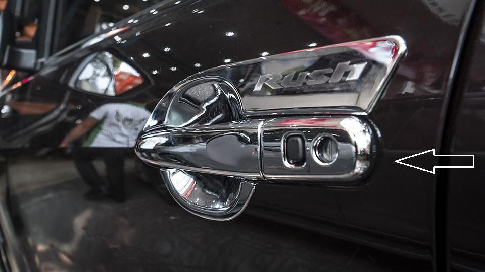 ỐP TAY CỬA TOYOTA RUSH 2018 - 2019