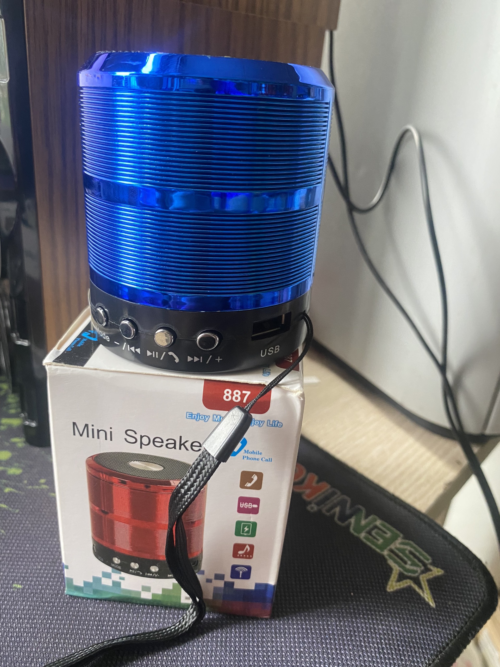 Loa Bluetooth Mini SPEAKER 887 Tặng Kèm Dây