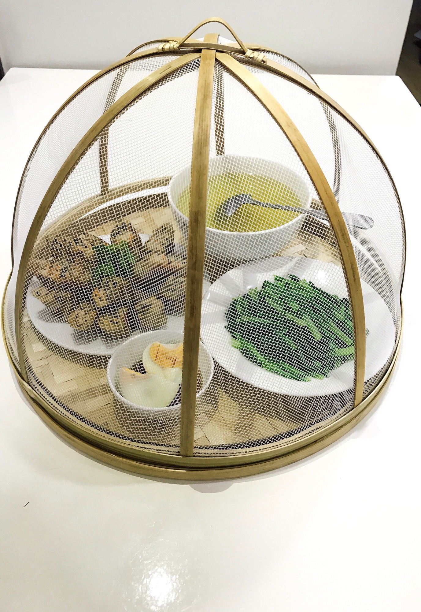 Lồng bàn mây tre