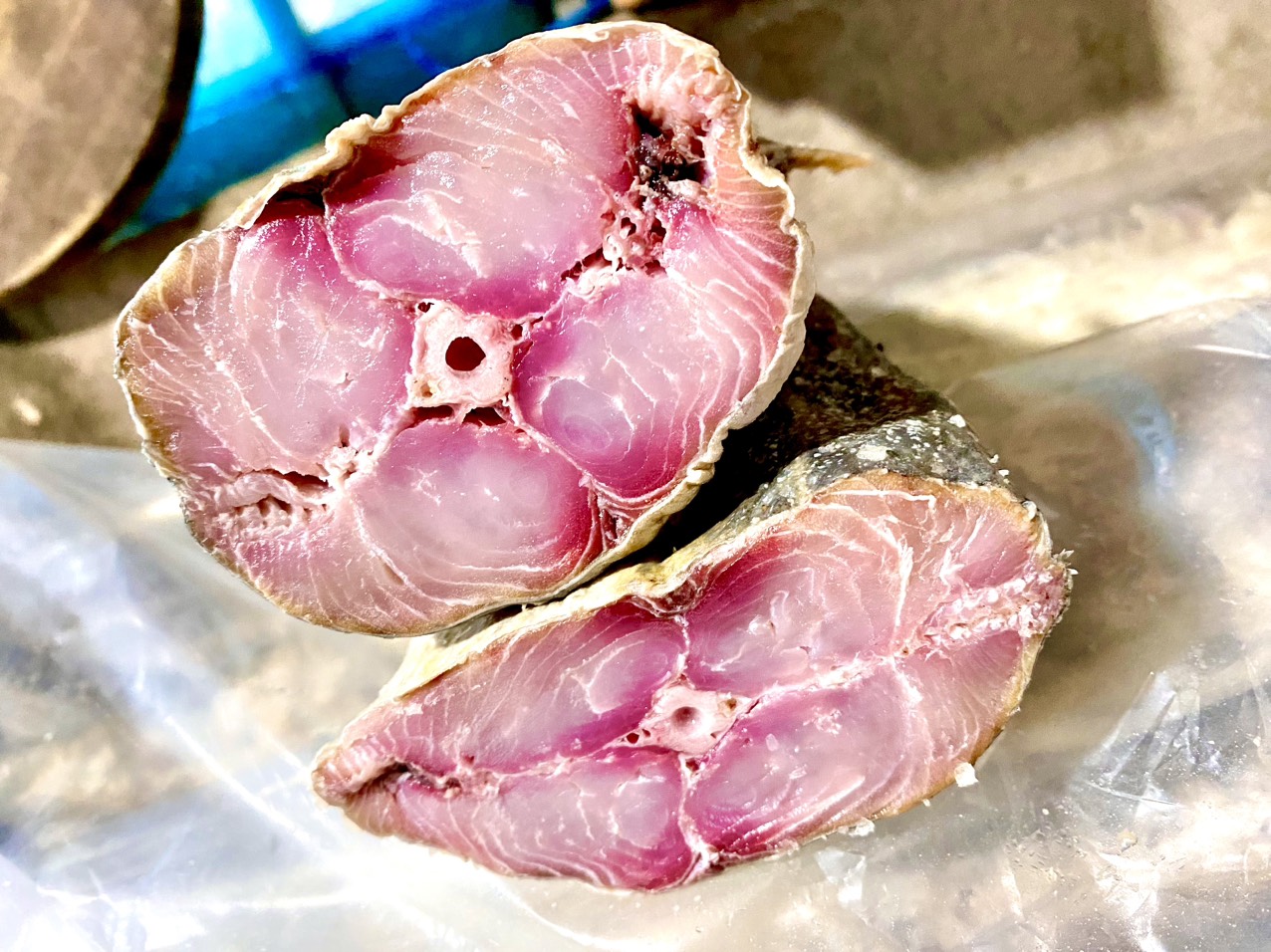 con 2kg cá thu thơm muối dùi (đã bỏ đầu)