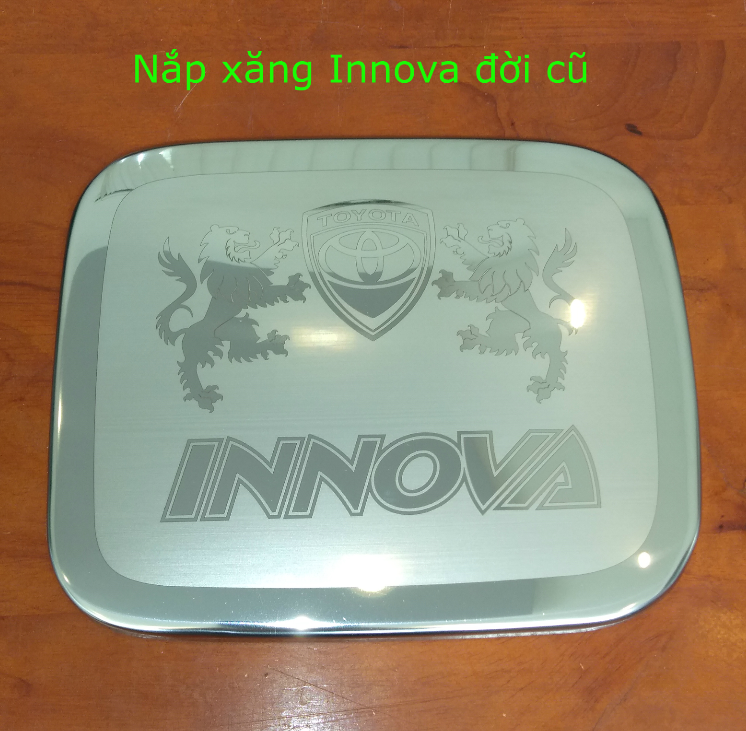 Ốp inox nắp bình xăng toyota innova 2006-2015