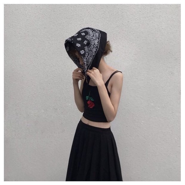 áo croptop thêu hoa hồng sexy