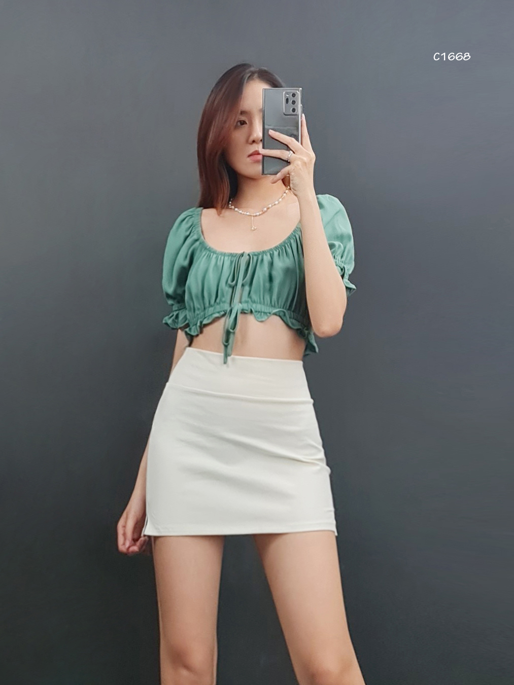 C1668 - 	Áo voan tay ngắn loe cột trước bèo lai