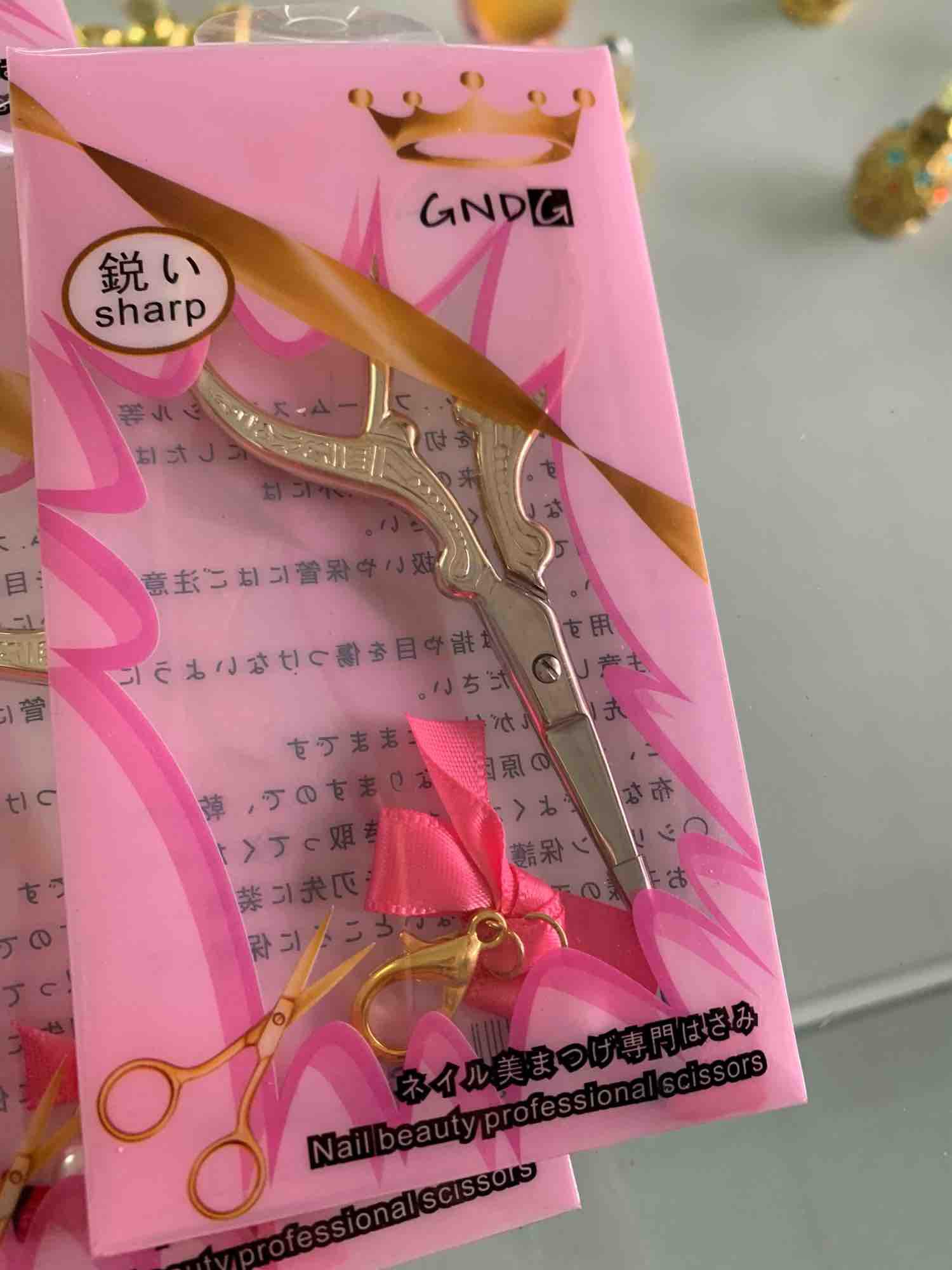 Kéo cắt form móng