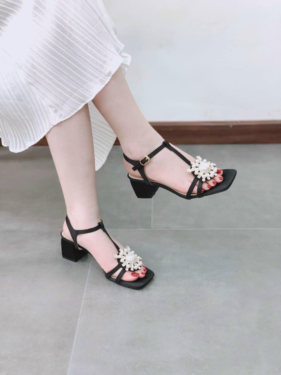 [HCM]GÓT SANDAL DÂY KHÓA NGỌC