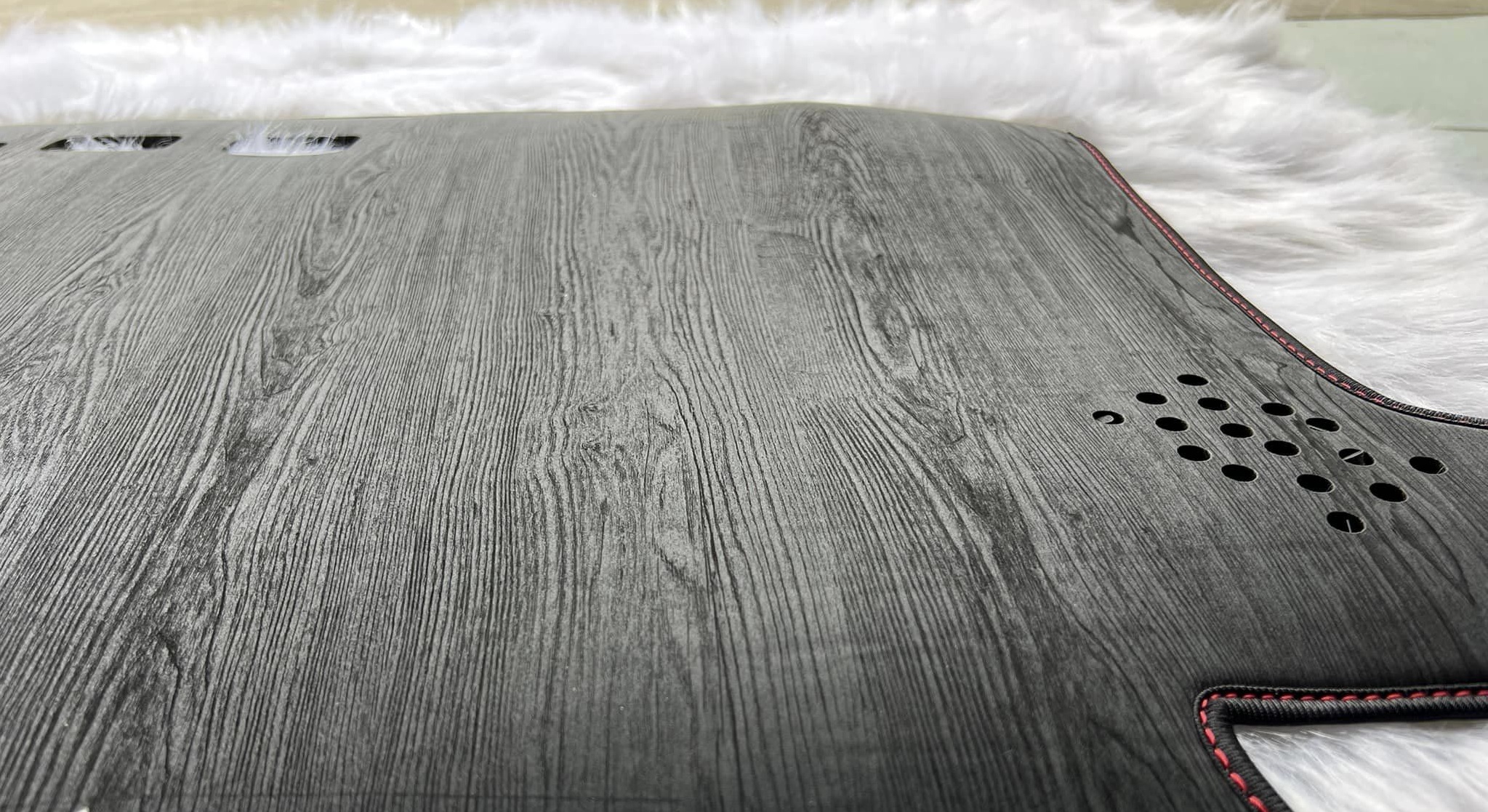 Thảm taplo GRANDIS chính hãng MINCAR hoặc bằng lông Cừu 3 lớp và Da Cacbon