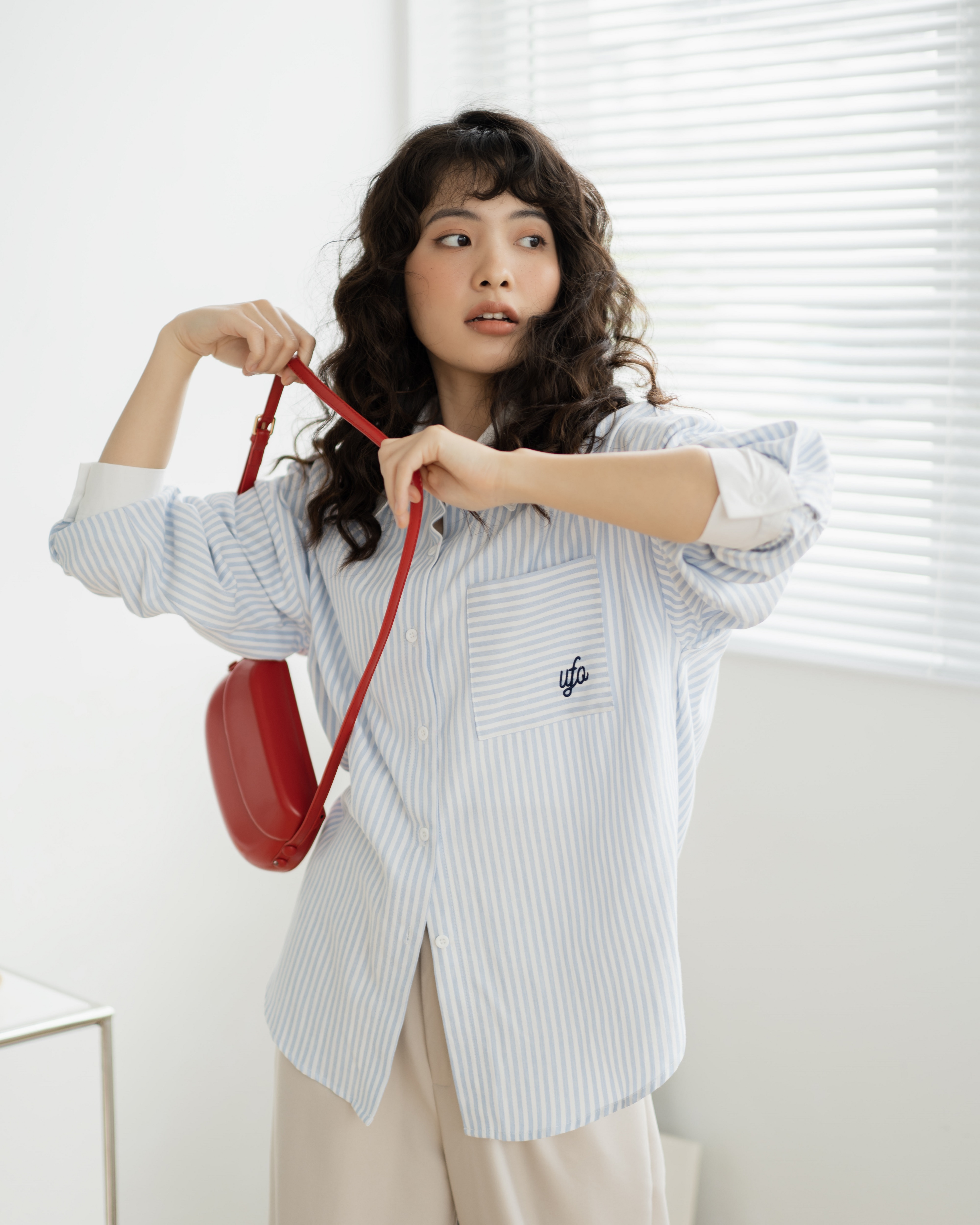 [Nhập LAZLOOK99 GIẢM 100K/500K] Áo sơ mi freesize đũi kẻ 100% cotton - Striped Shirt - by ufo.thebasic