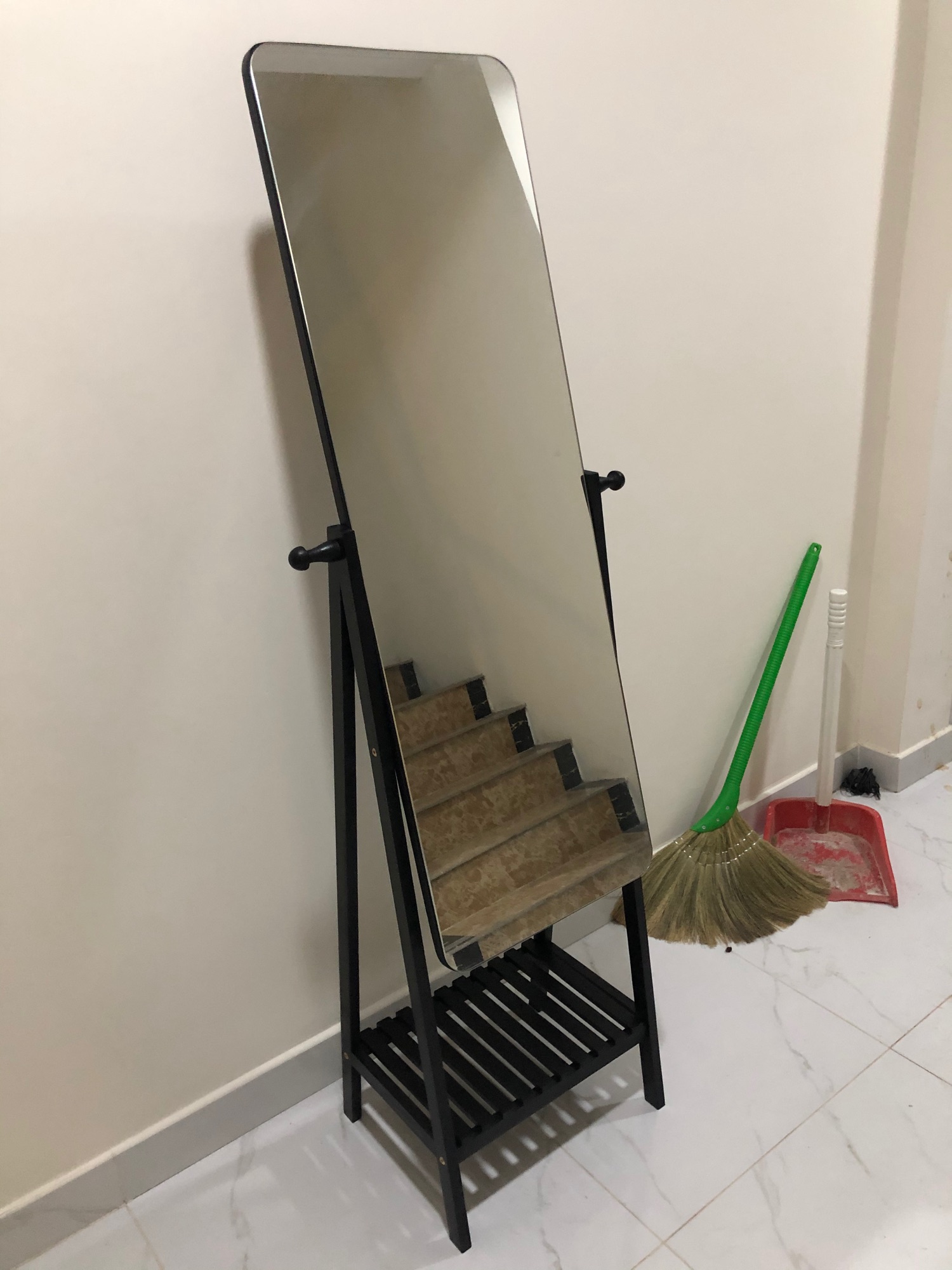 Gương soi toàn thân liền kệ tràn viền - borderless a mirror shelf