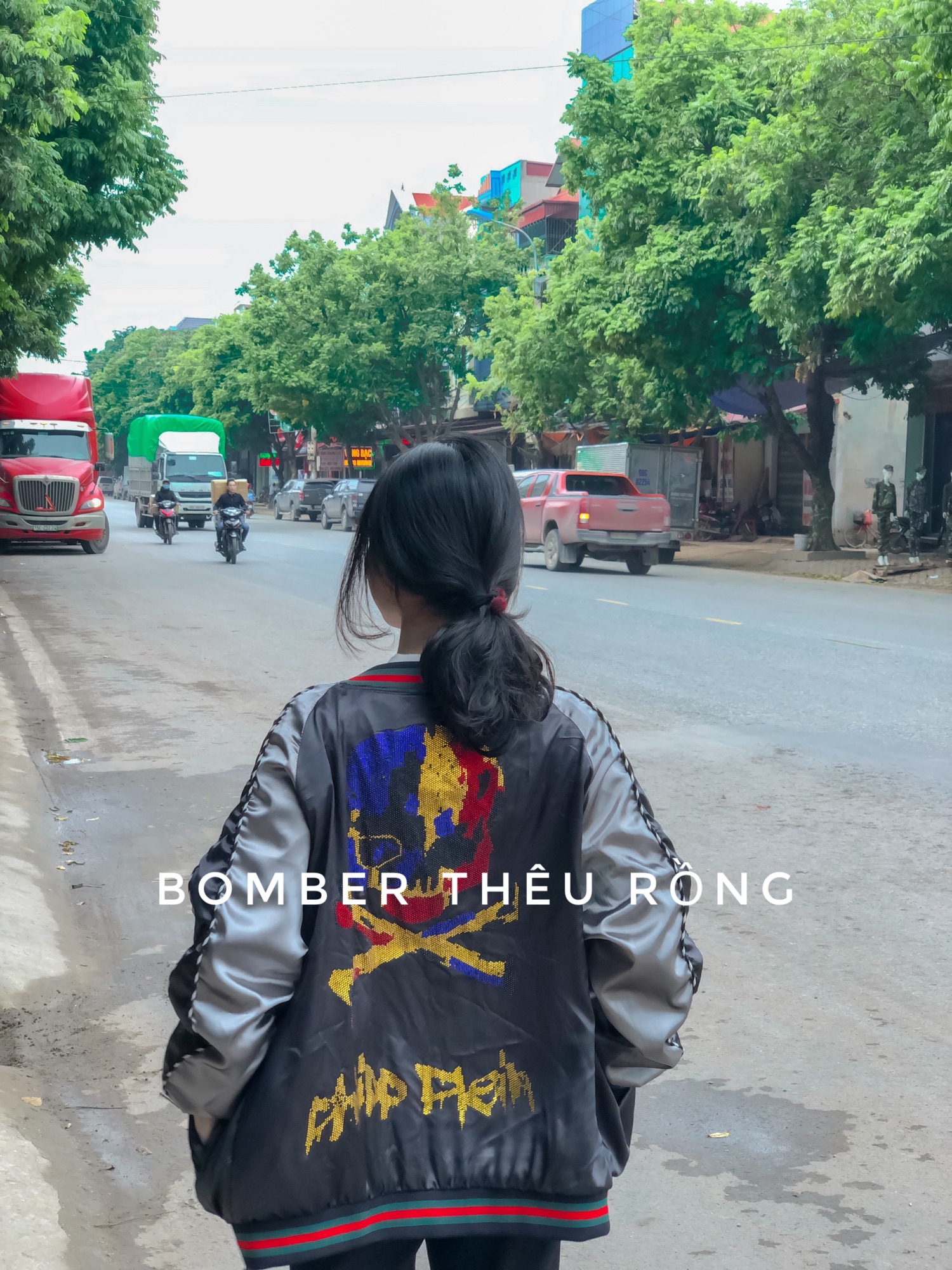 [giá sập sàn] áo khoác bomber đính đá đầu lâu ( không đinh tay)