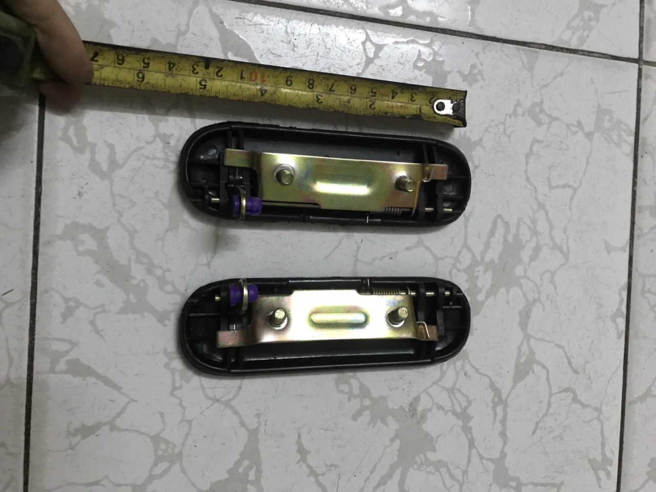 Tay mở cửa ngoài Thaco Towner 750A