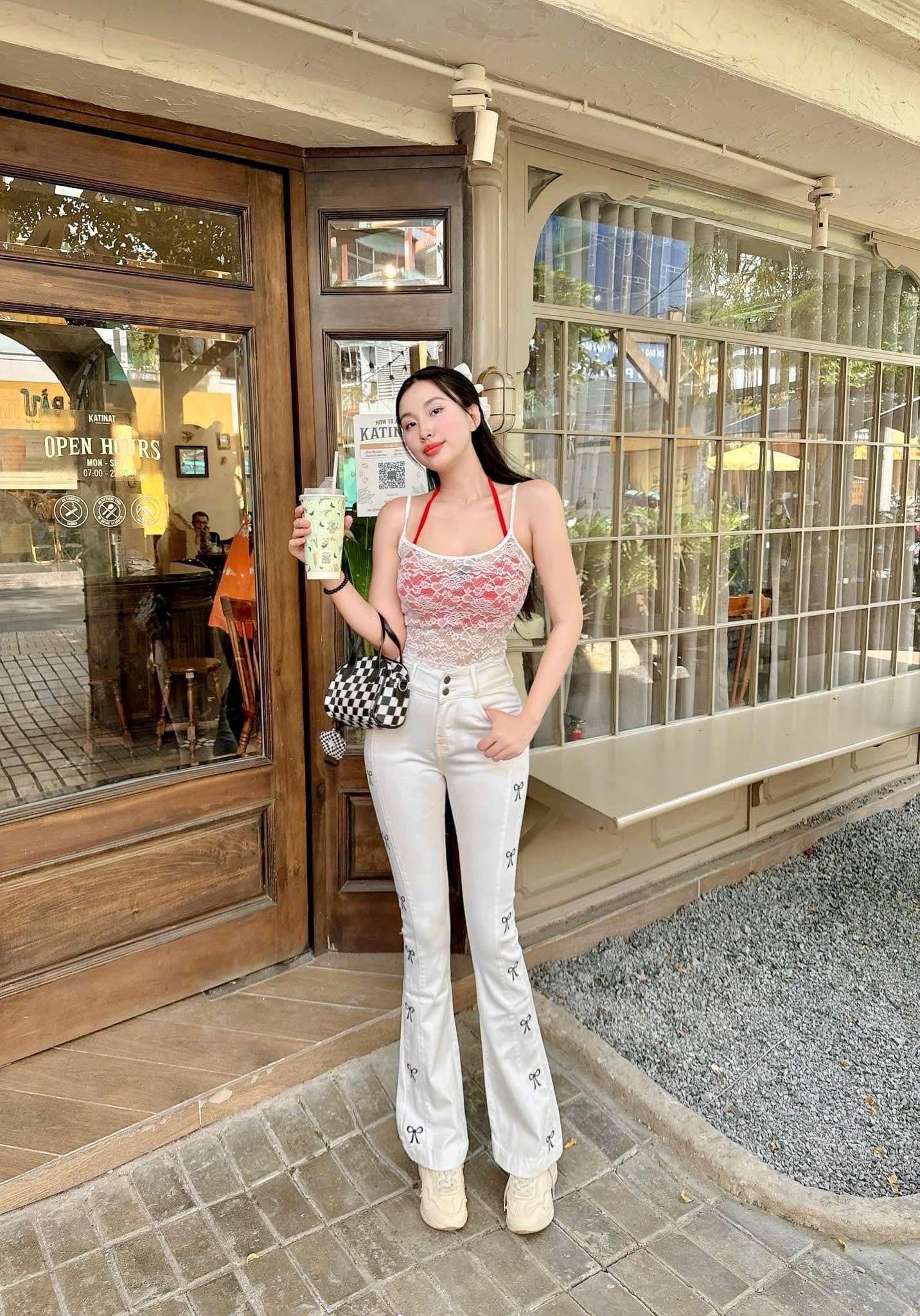 Quần jeans nữ trắng ống loe dài thêu nơ viền cao cấp có BIGSIZE