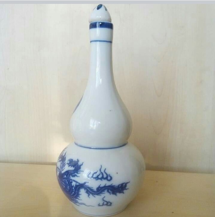 Hồ lô gốm sứ, thờ cúng.