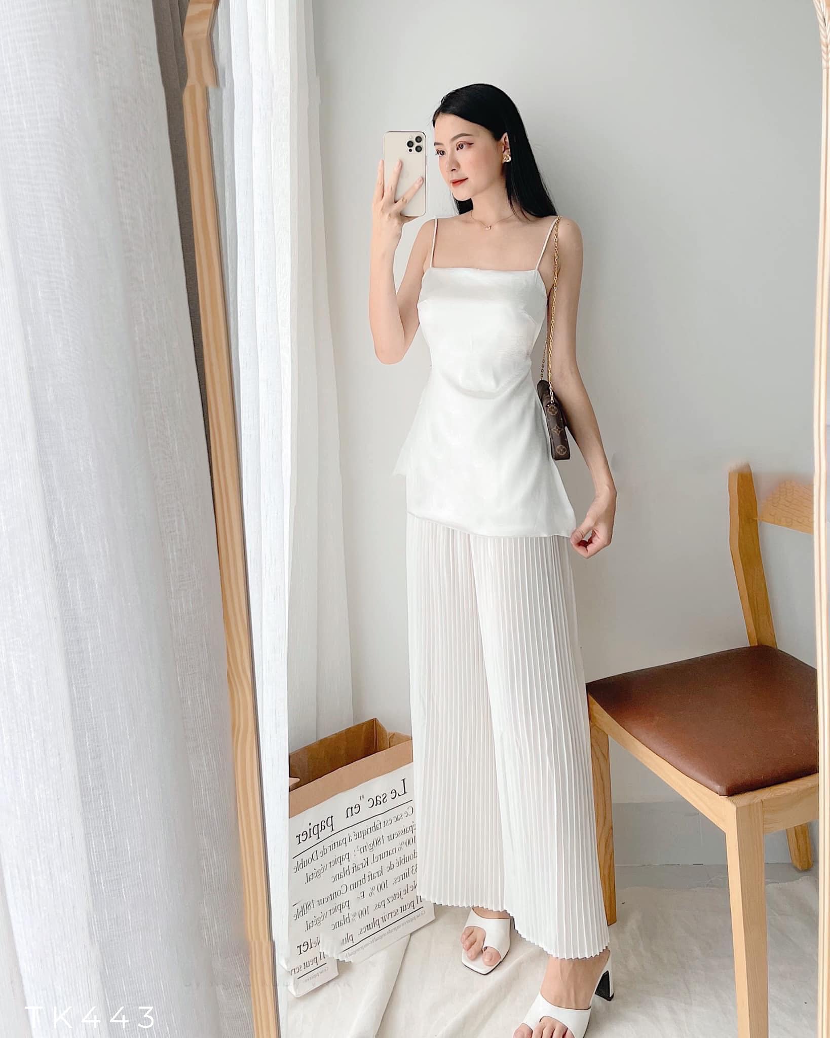 Áo lụa 2 dây hở lưng đính ngọc sang chảnh - Phong cách thời trang