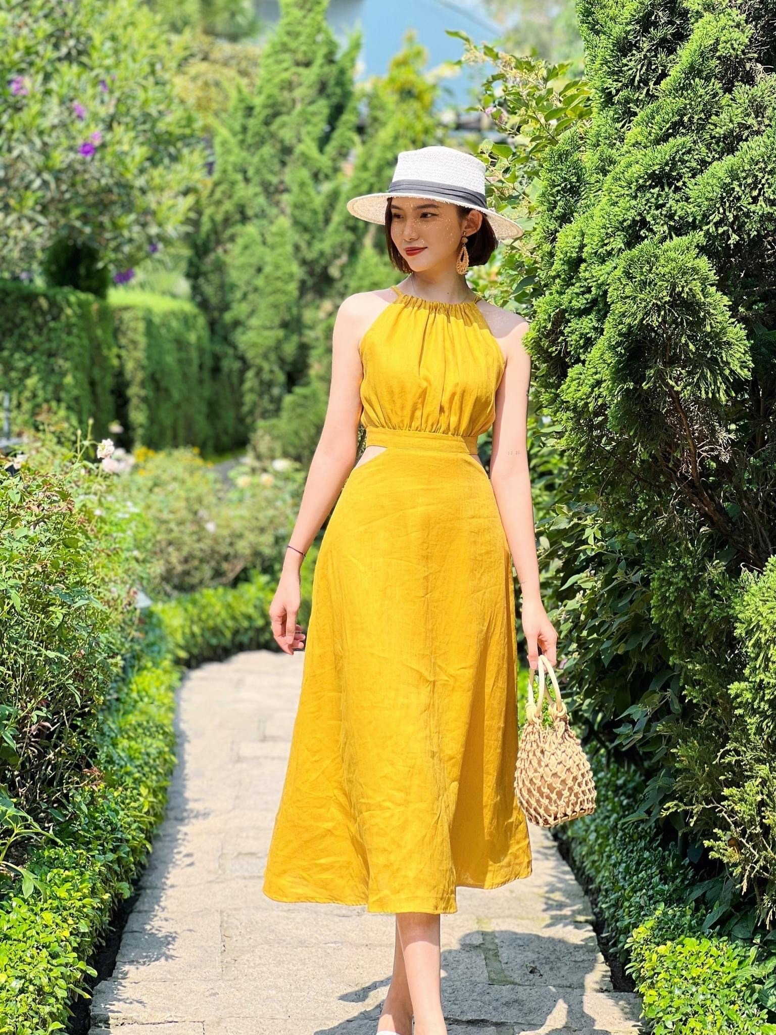 ĐẦM CỔ YẾM KHOÉT EO MAXI MÙA HÈ