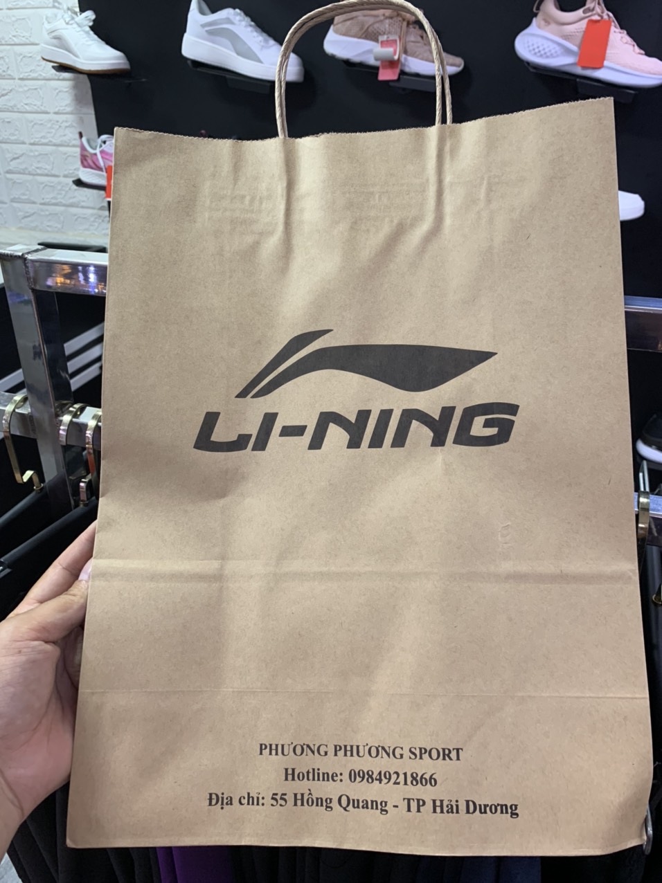 Túi giấy đựng sản phẩm