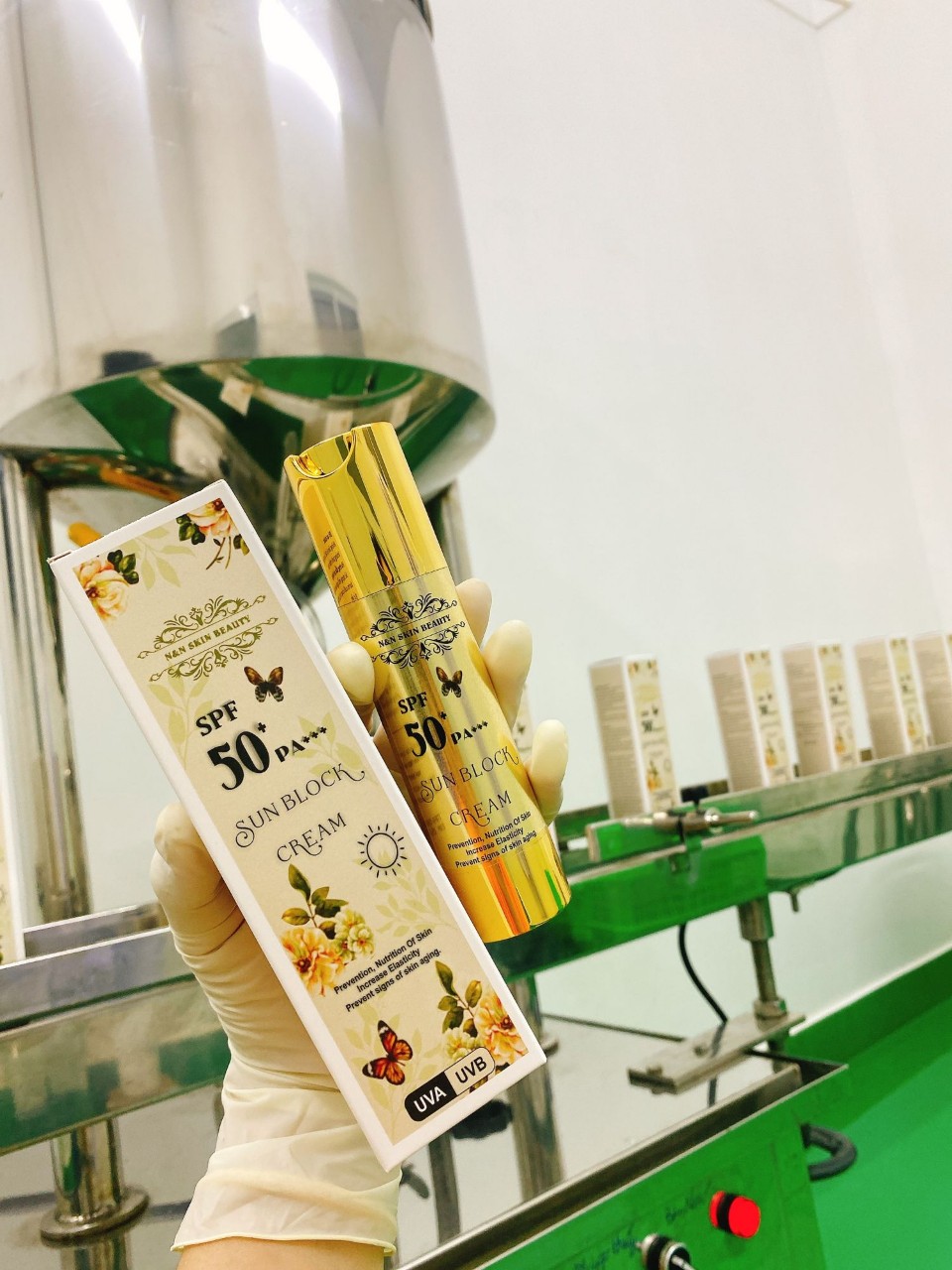KEM CHỐNG NẮNG CUNG CẤP COLLAGEN
