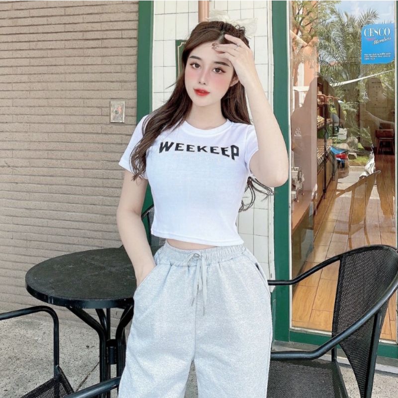 Áo croptop khoét lưng