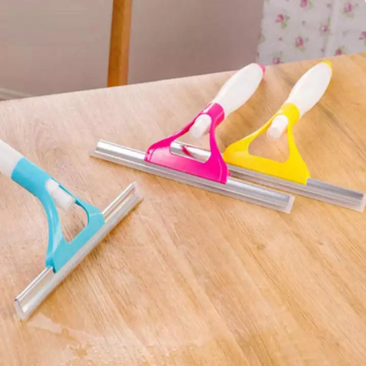 Cây gạt nước lau kính có bình xịt đa năng