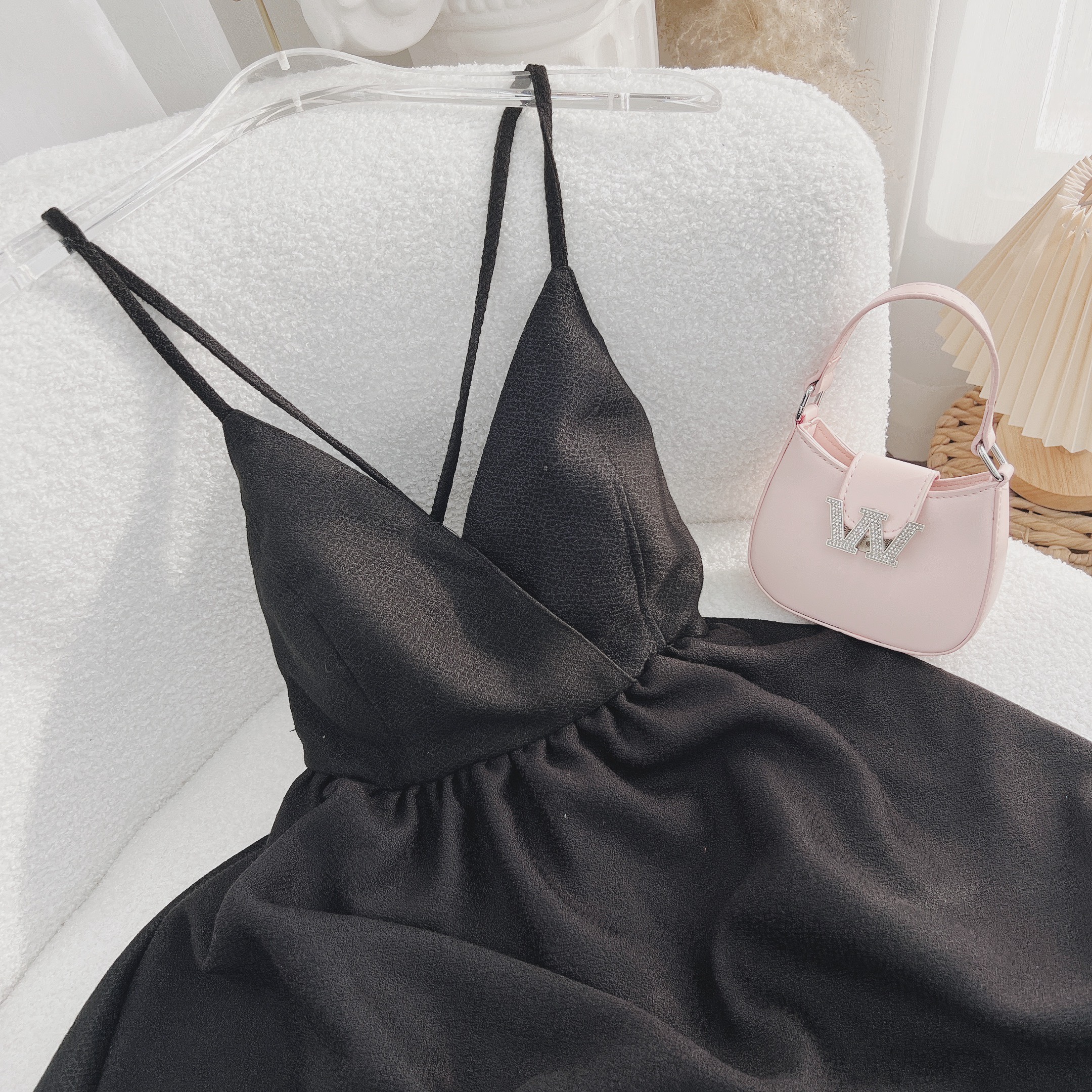 Đầm 2 dây đen xoè bồng dây chéo lưng - SR170