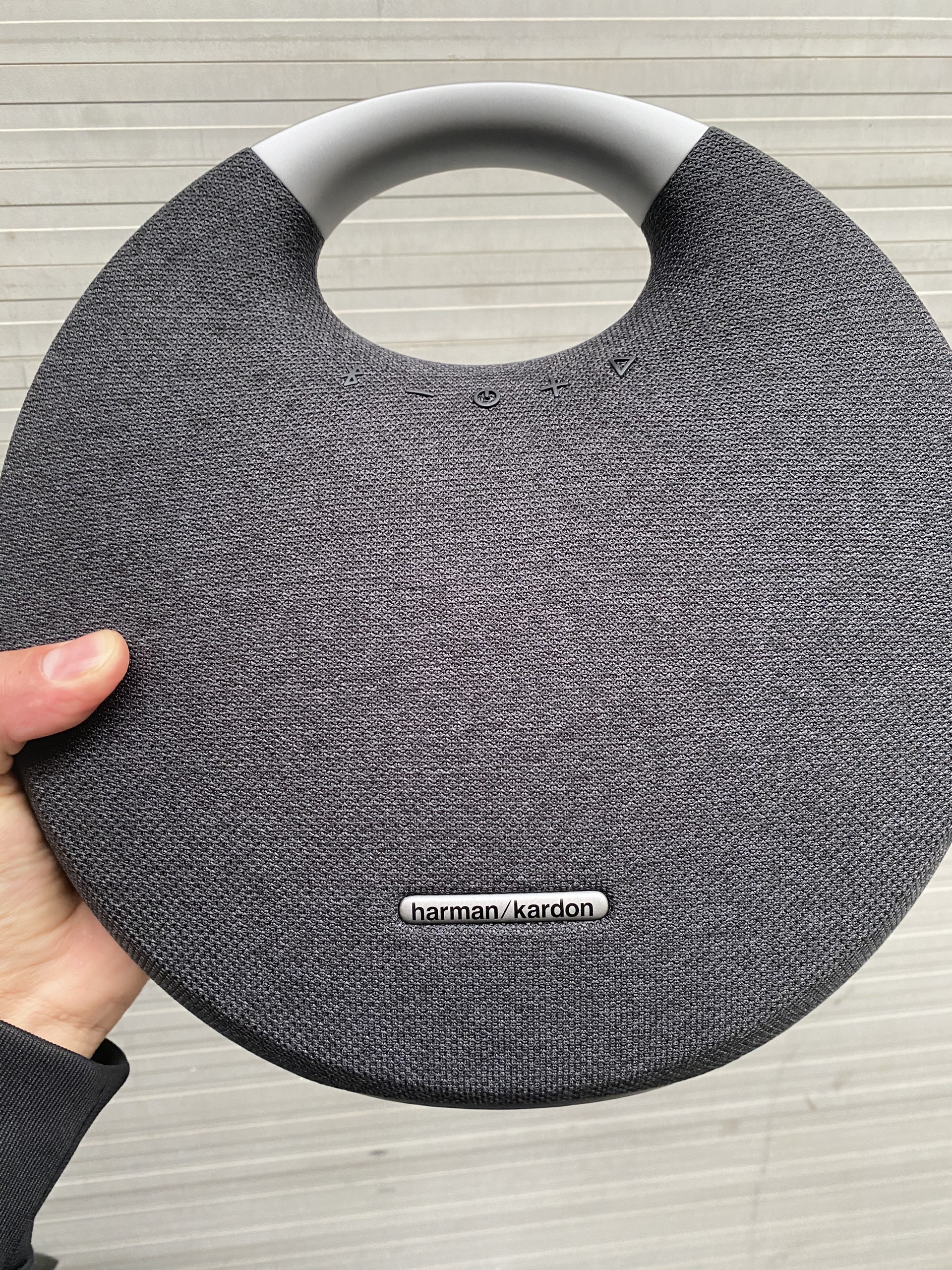 Sạc loa Harman Kardon Onyx Studio 2