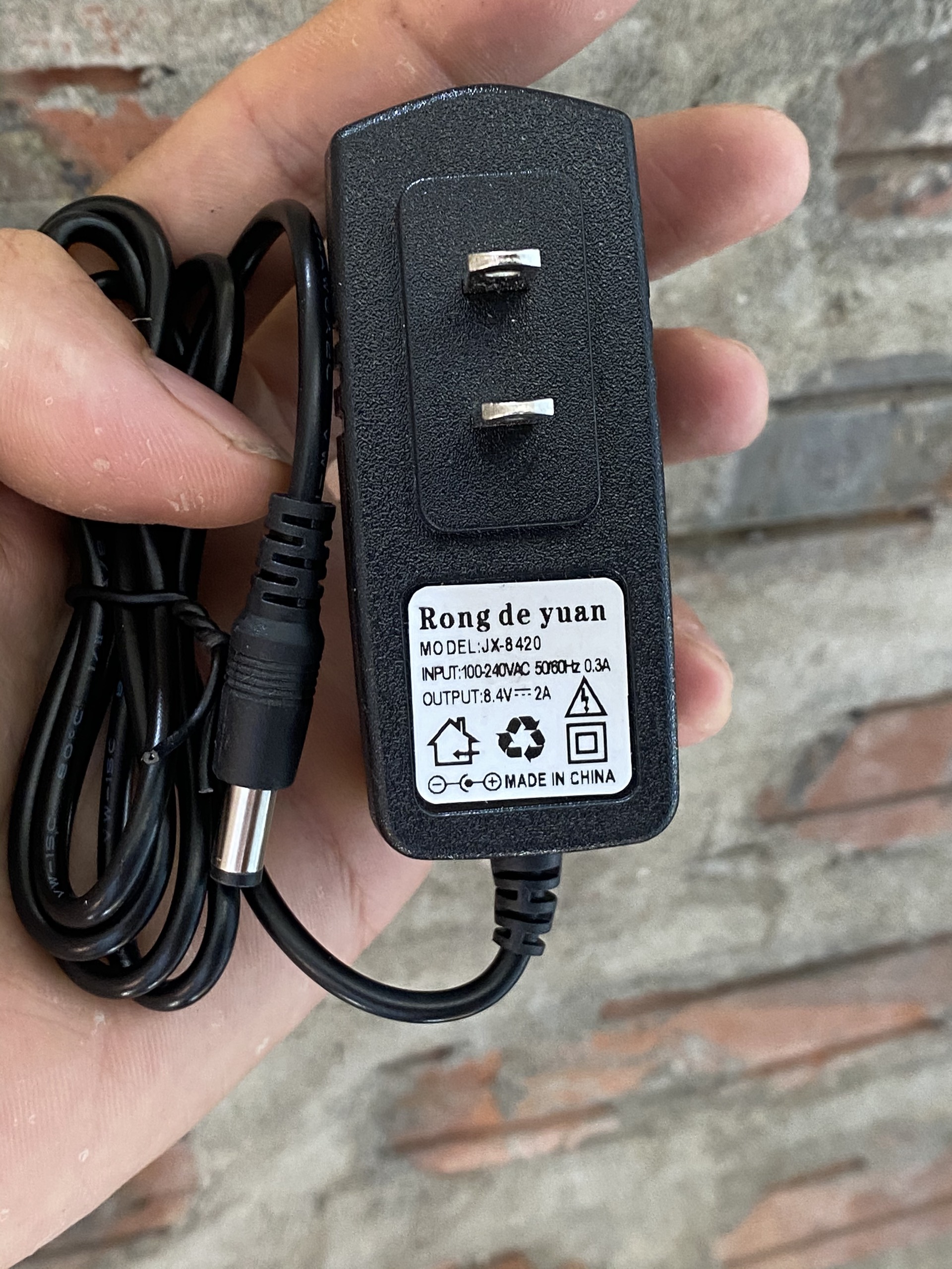 Cục sạc pin Li-ion 2S 8.4V -2A có đèn bào đầy hàng cao cấp | Lazada.vn