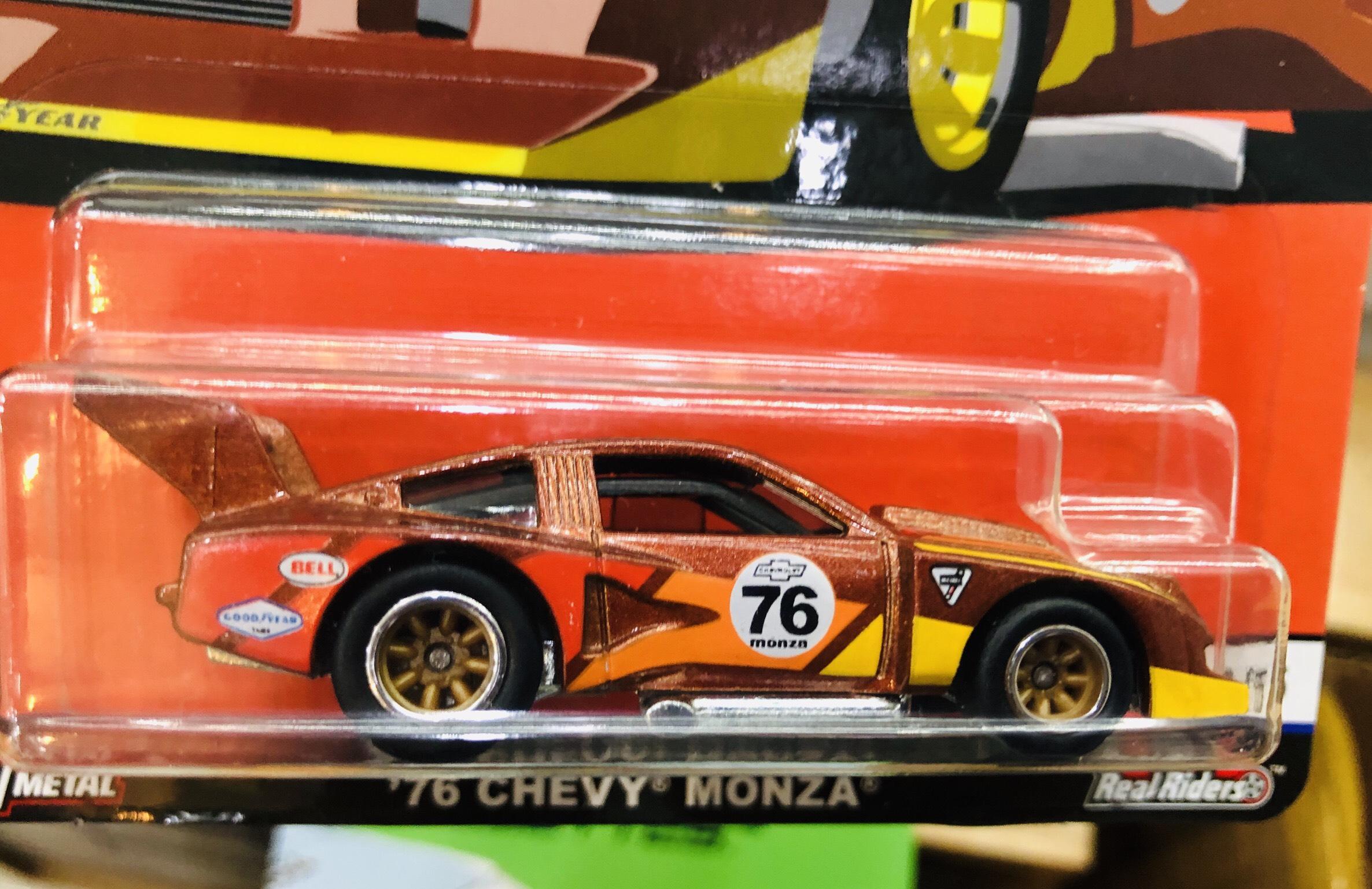 Xe mô hình Hot Wheels 1:64 76 Chevy monza