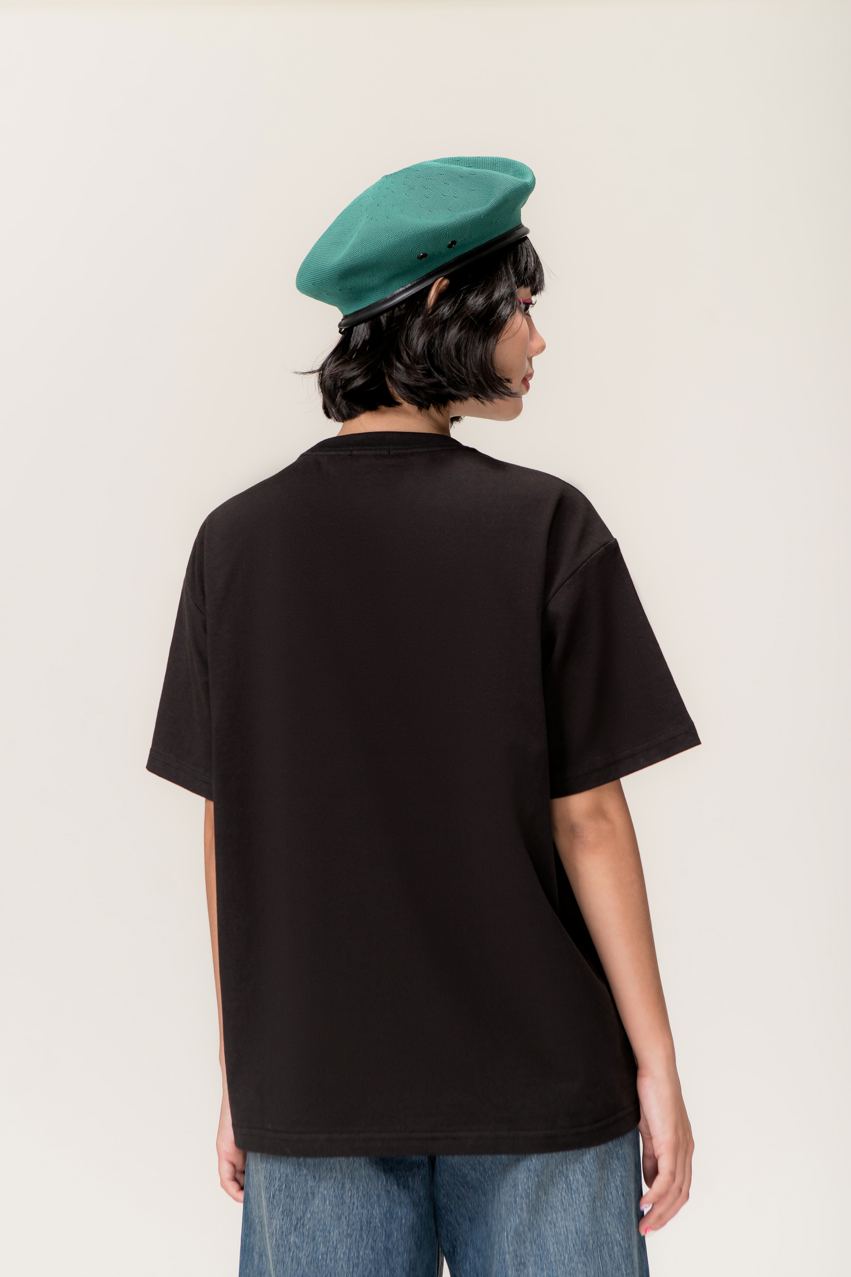 LIBÉ - Áo thun đen oversized tay ngắn in hình trái tim đỏ