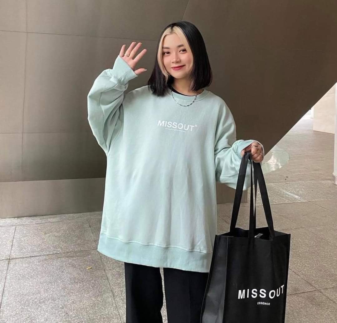 [Yoloboutique] Áo Sweater chữ missout