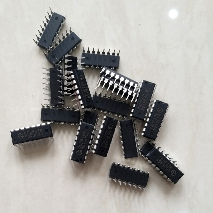 IC 3846 bộ 5 con