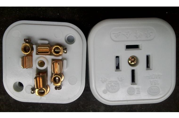 Ổ cắm ZM14-16  3 pha 4 lổ dẹt 16A 440V