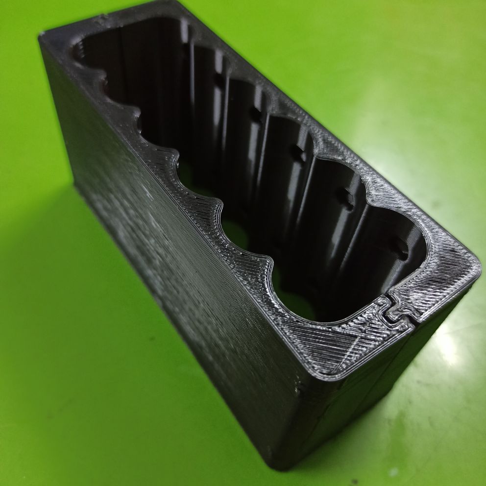 khuôn kẹp pin 18650 khi hàn cell