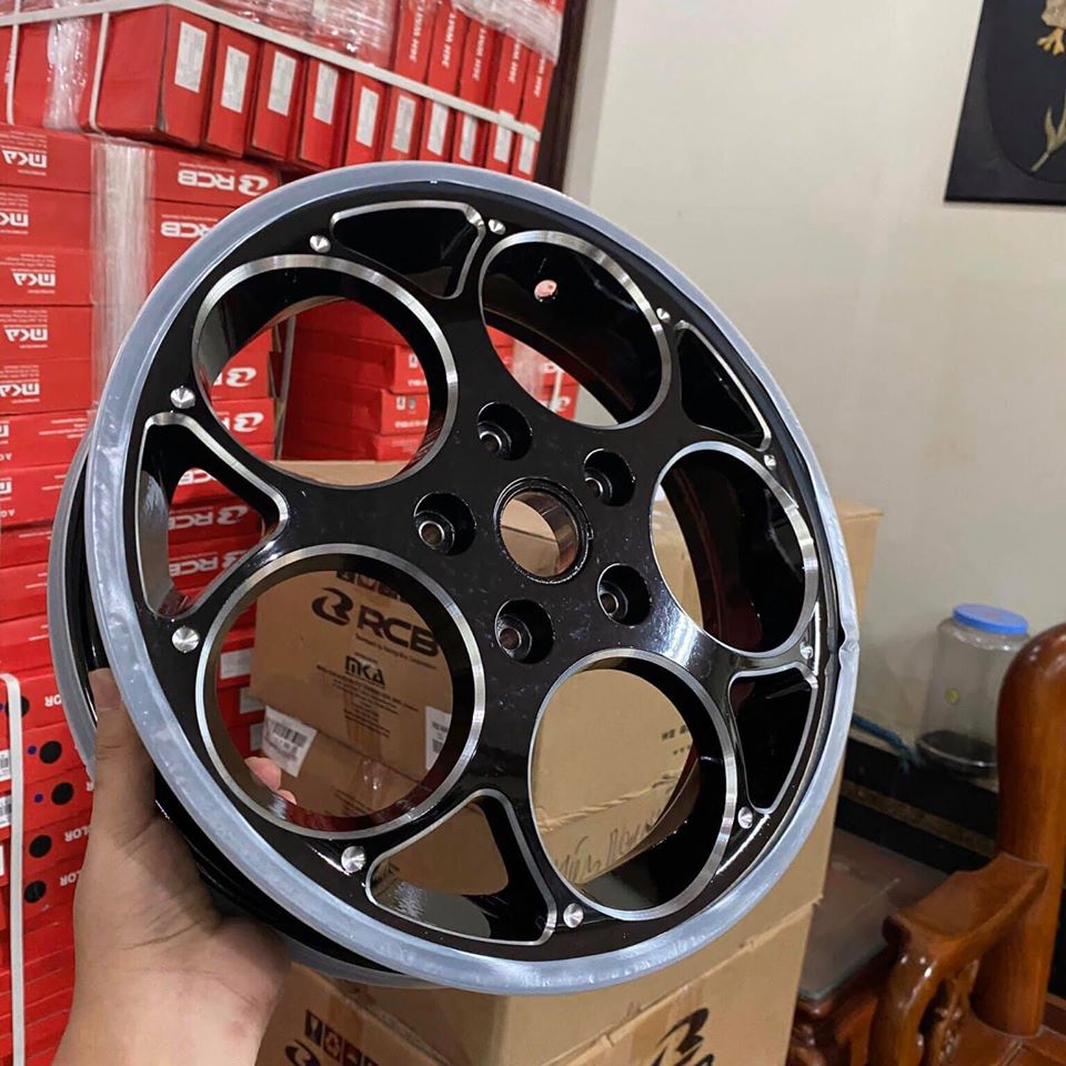 Cặp mâm đúc Vespa GTS 300i Đen CNC