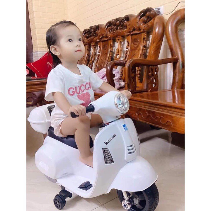 Xe máy điện Vespa cao cấp cho bé