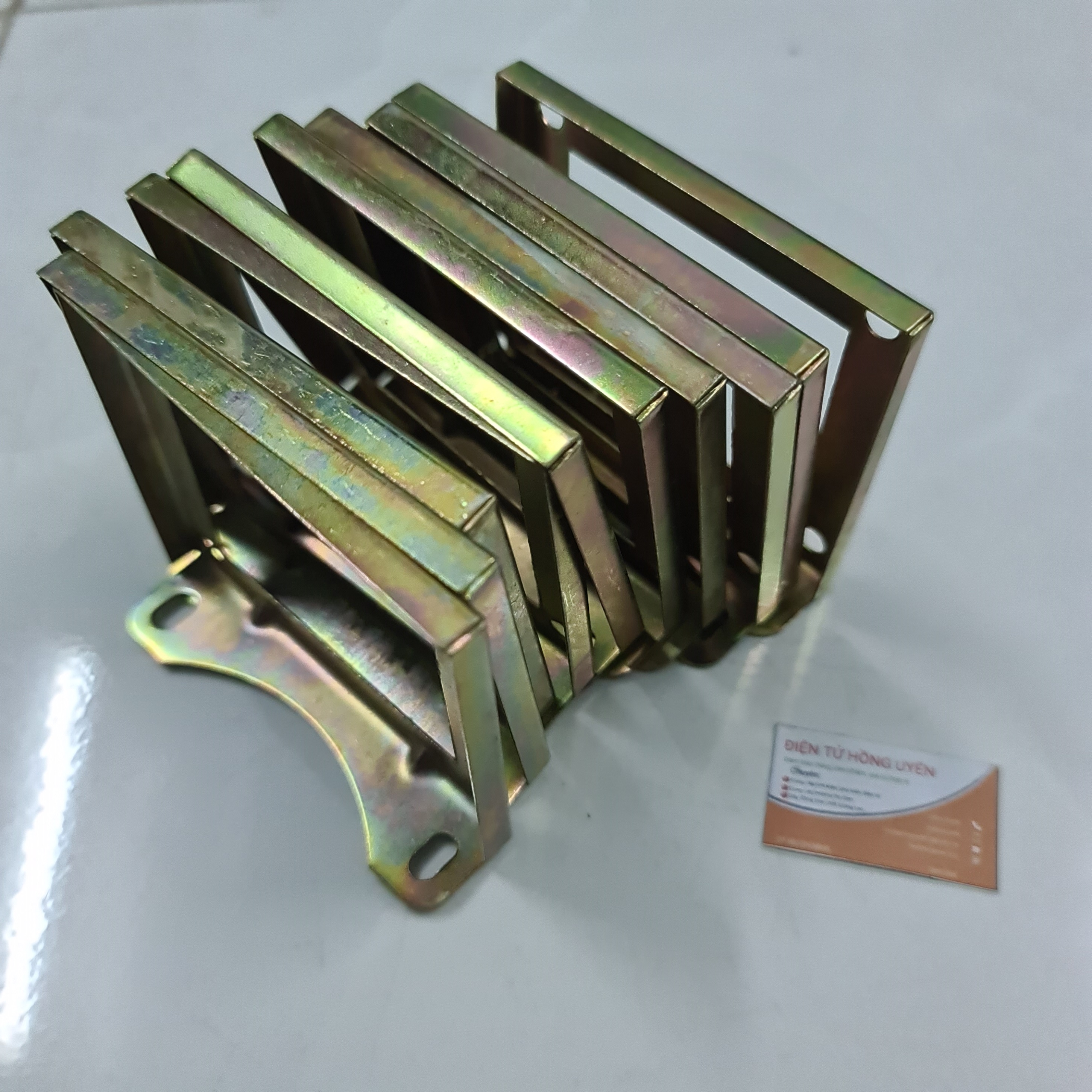 Bát gông phe 28 (10 cái). Bát sắt để gông biến áp chắc chắn