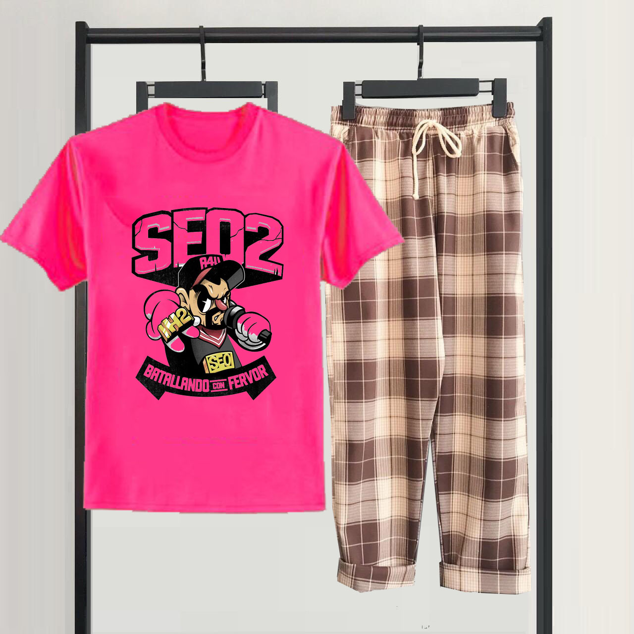 [Siêu Chất 43] Sét Bộ Đồ Thời Trang Quần Áo Nữ Mặc Mùa Hè Mát Đi Chơi Dạo Phố, Chất Liệu Áo Cotton Organic Cổ Tròn In SEO2 Kèm Quần Ống Rộng Thô Kẻ Vàng Phong Cách