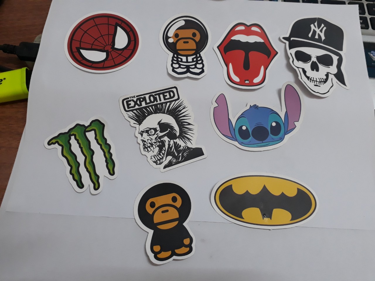 Tem Logo Dán Xe Laptop Nón Bảo Hiểm