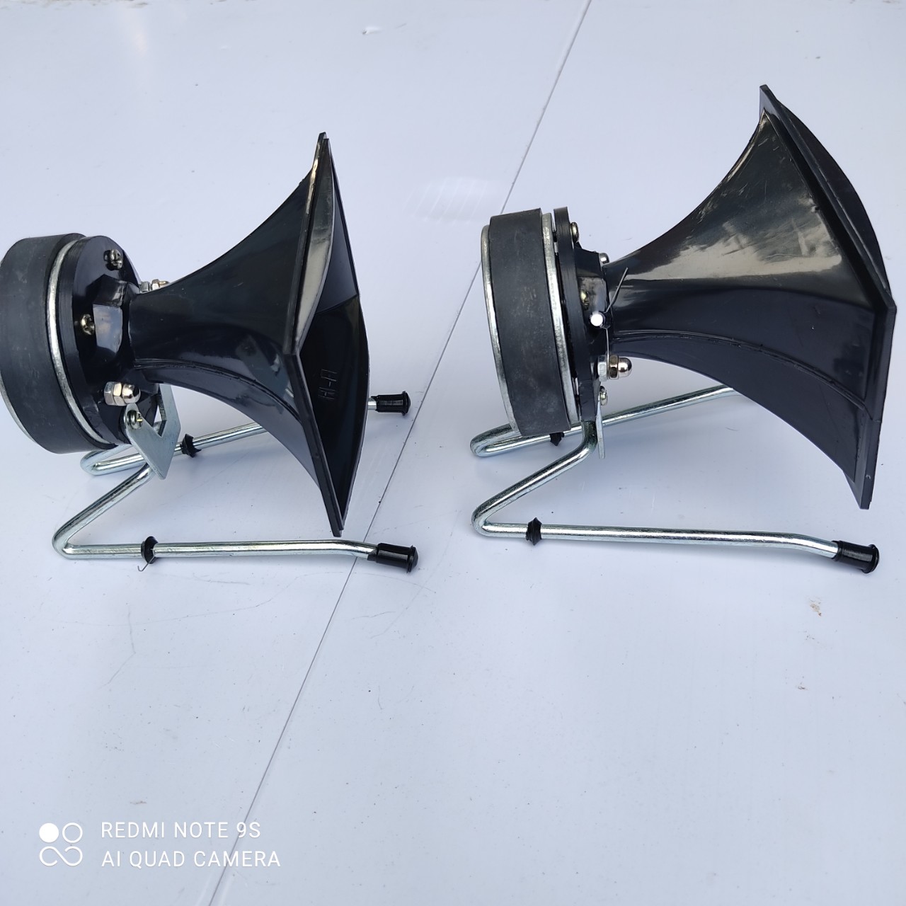 Đôi loa treble rời chân sắt công suất 200w củ kèn