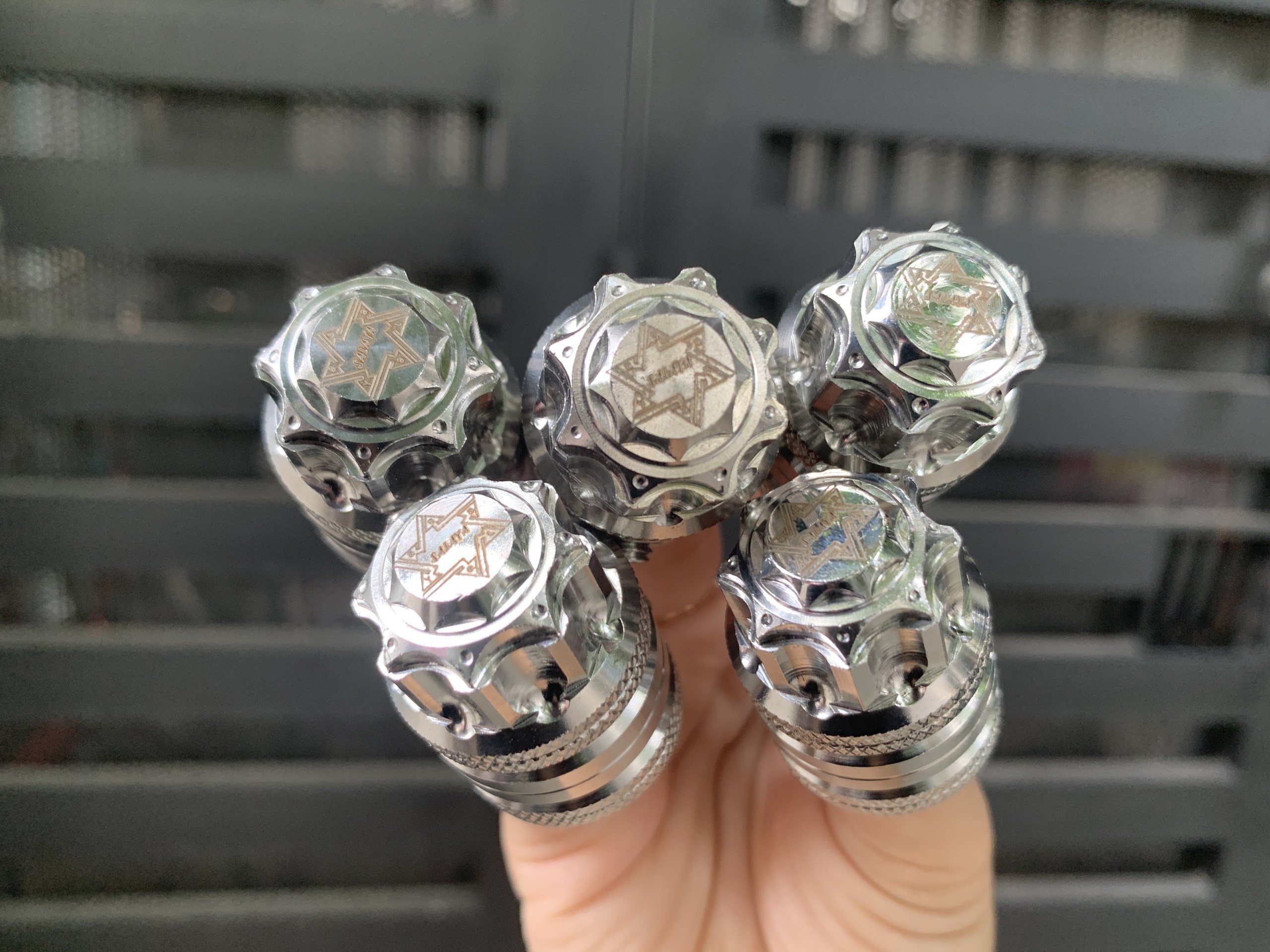 [HCM]CHỤP GIÒ ĐẠP INOX SALAYA CHO XE MÁY