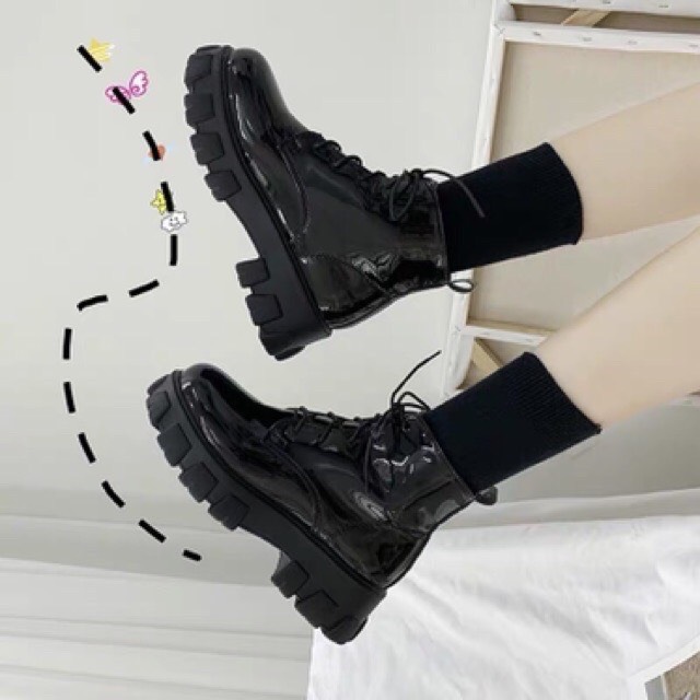 Giày bốt cổ cao đế bắng
