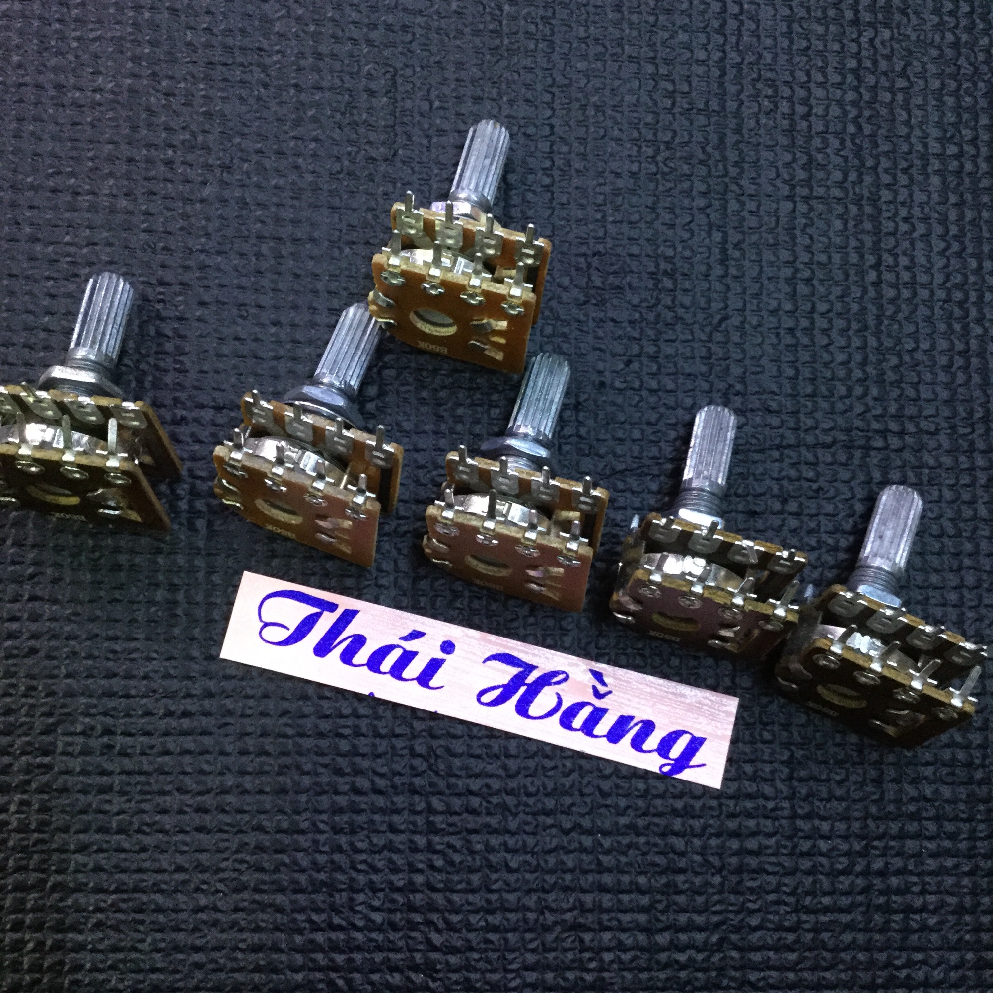 Volum chiết áp ampli 100 k-8 chân (5 chiếc)