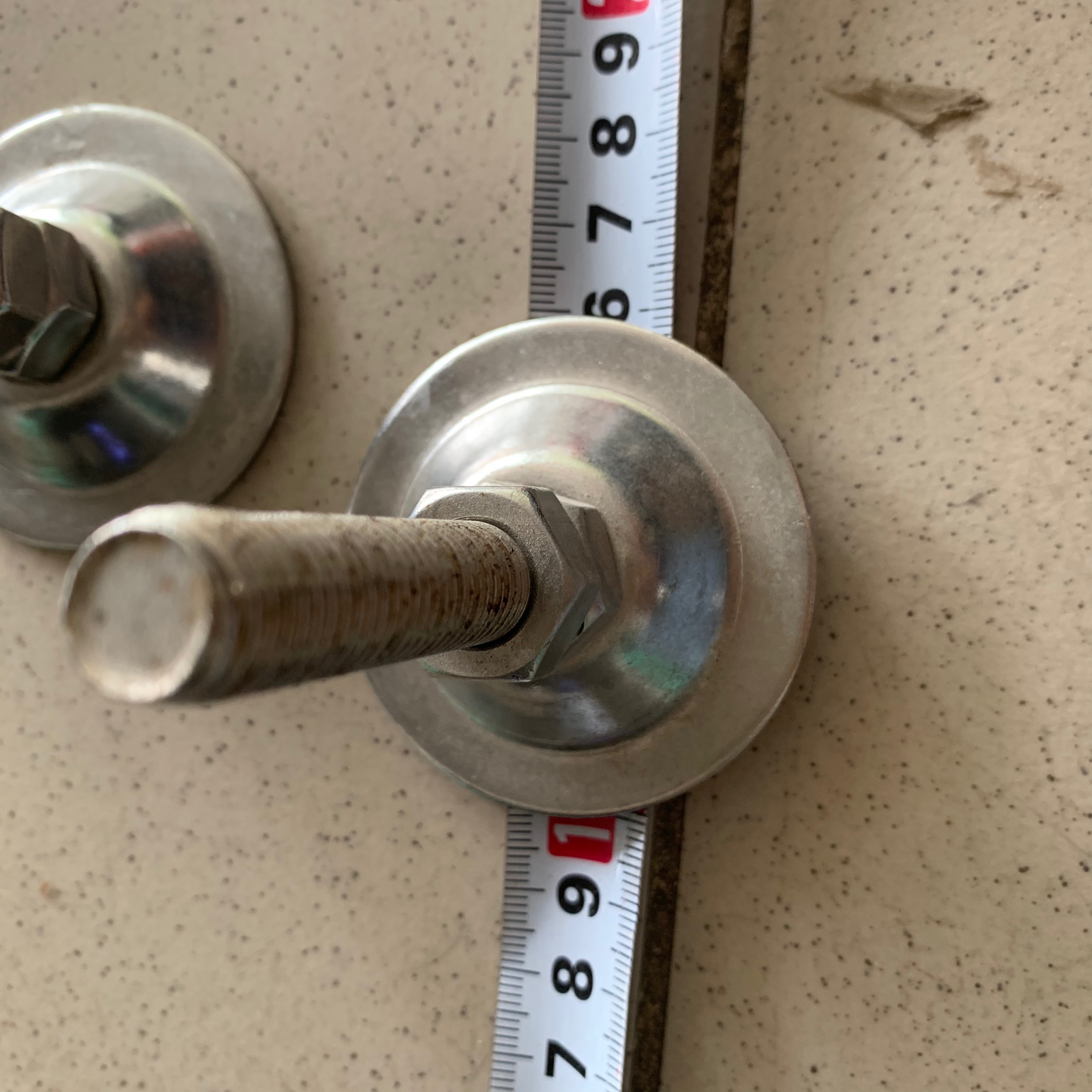 chân tăng bàn inox loại 201