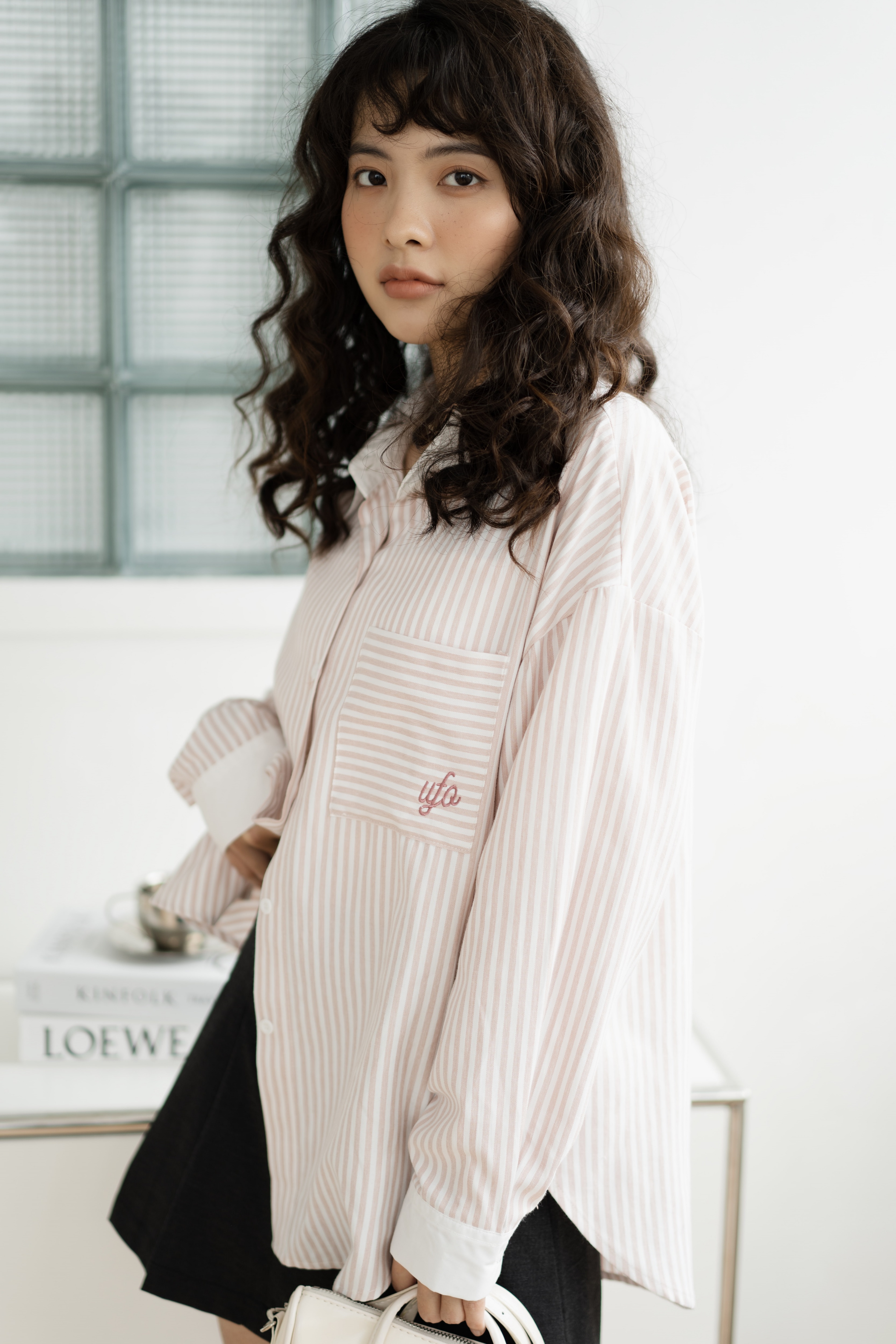 [Nhập LAZLOOK99 GIẢM 100K/500K] Áo sơ mi freesize đũi kẻ 100% cotton - Striped Shirt - by ufo.thebasic