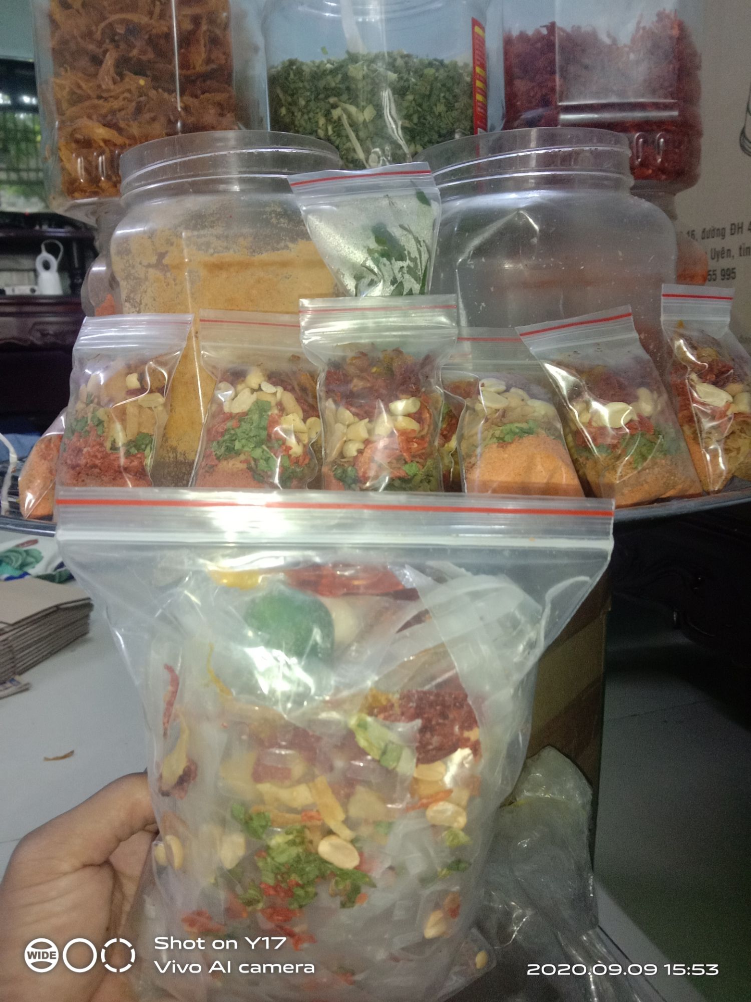 1 bịch bánh tráng trộn nhiều topping