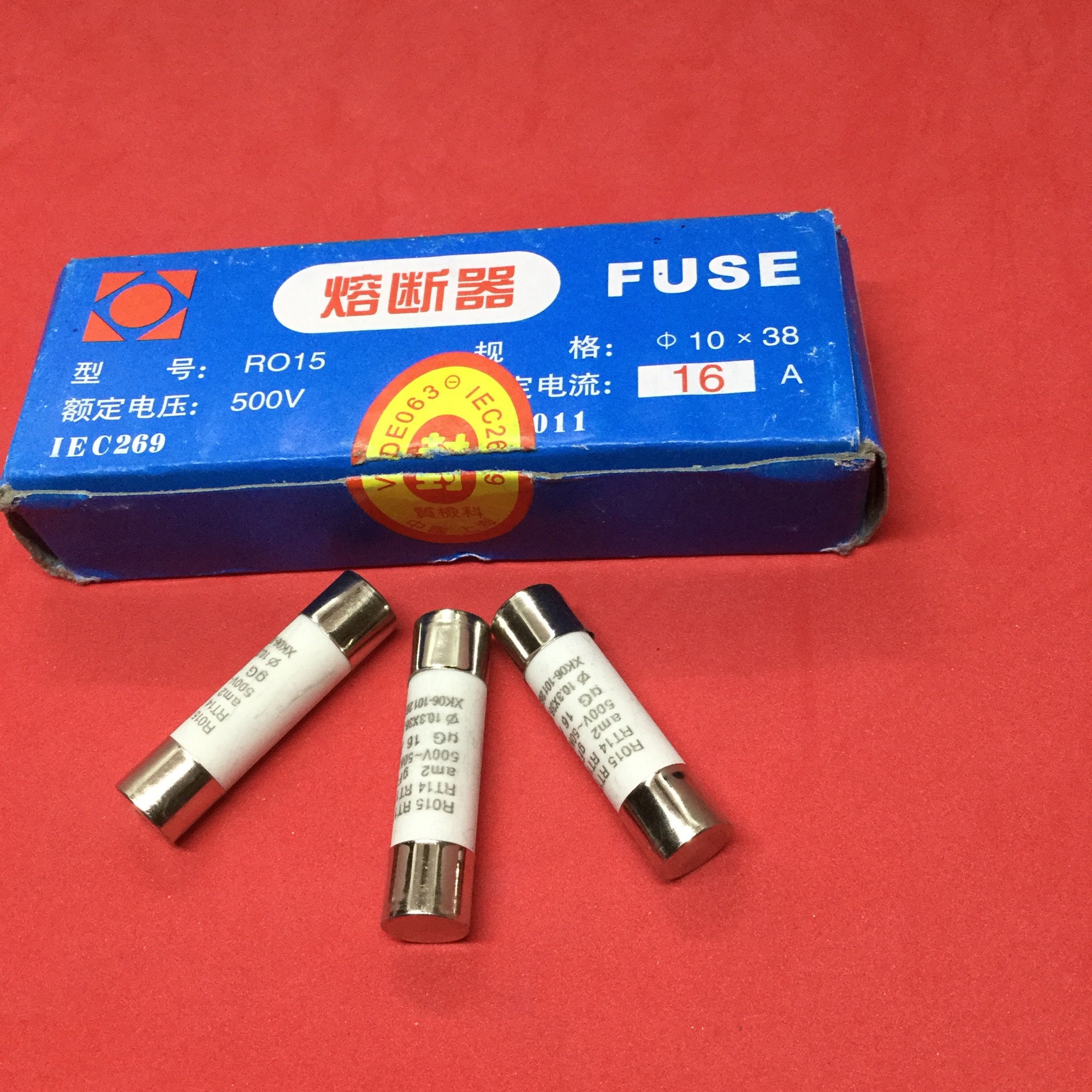 Cầu chì sứ RO15-10 x38 -16 A/500 v (10 chiếc)